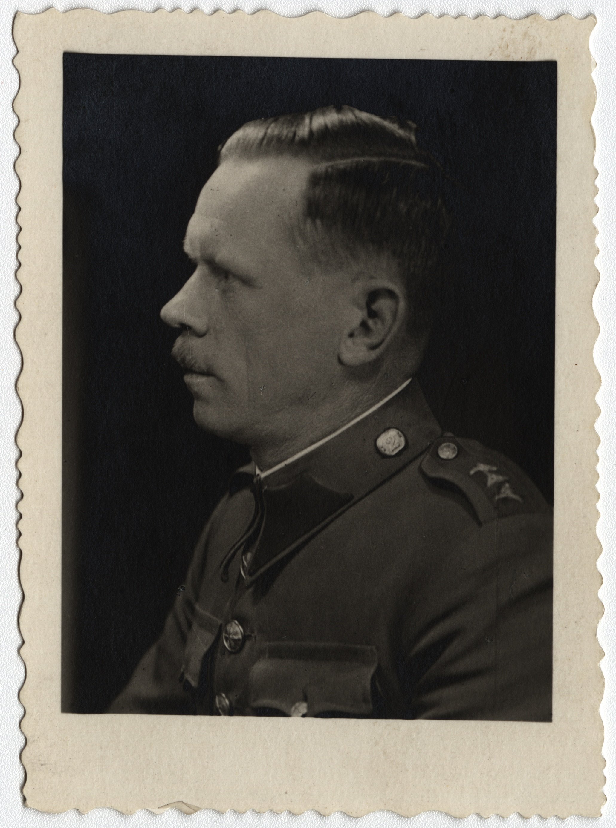 Náhledový obrázek Četnický velitel v Mikulovicích J. Ondráš (čb. fotografie) - 1