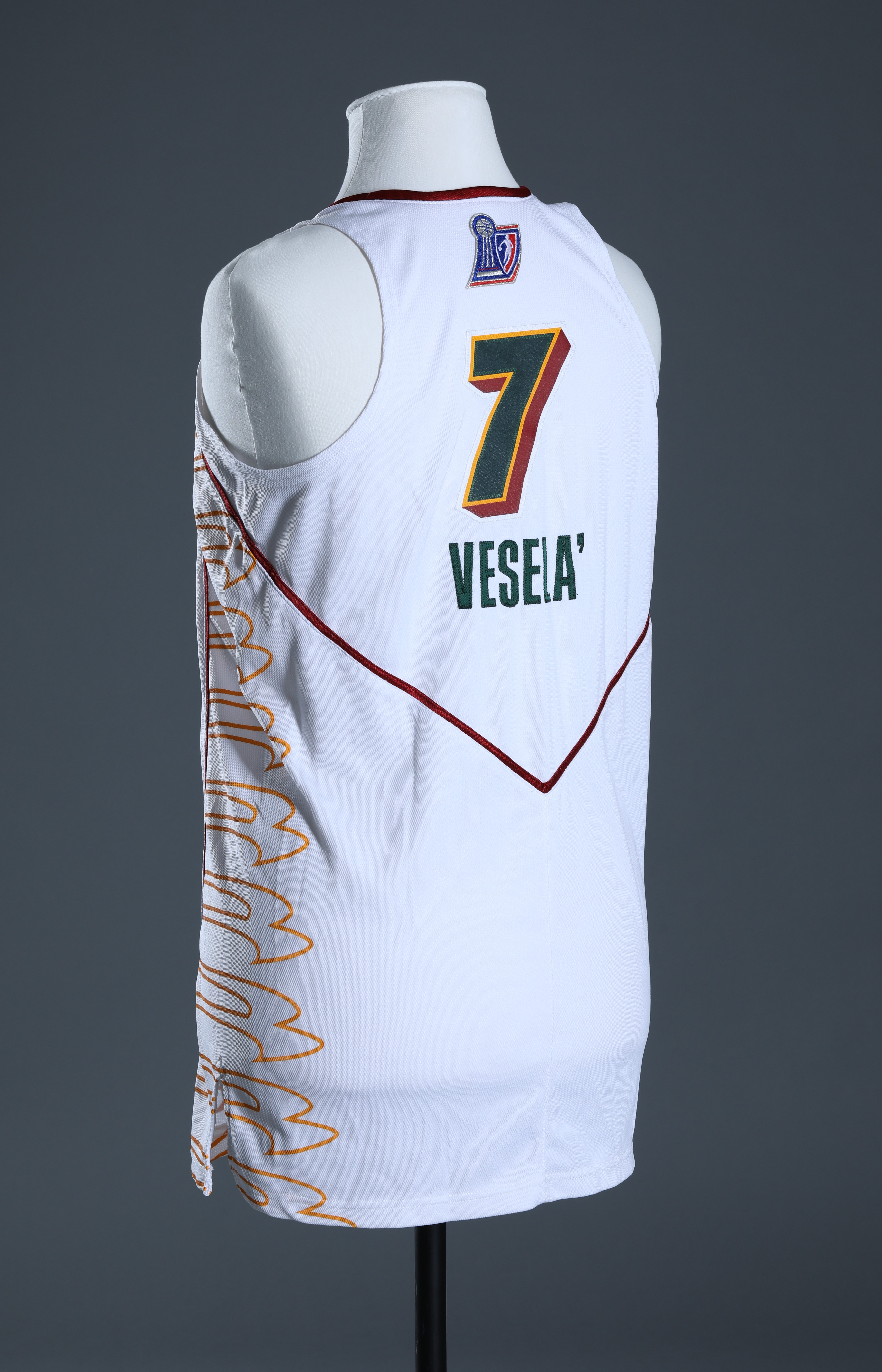 Náhledový obrázek Dres basketbalistky Jany Veselé z klubu Seattle Storm - 2