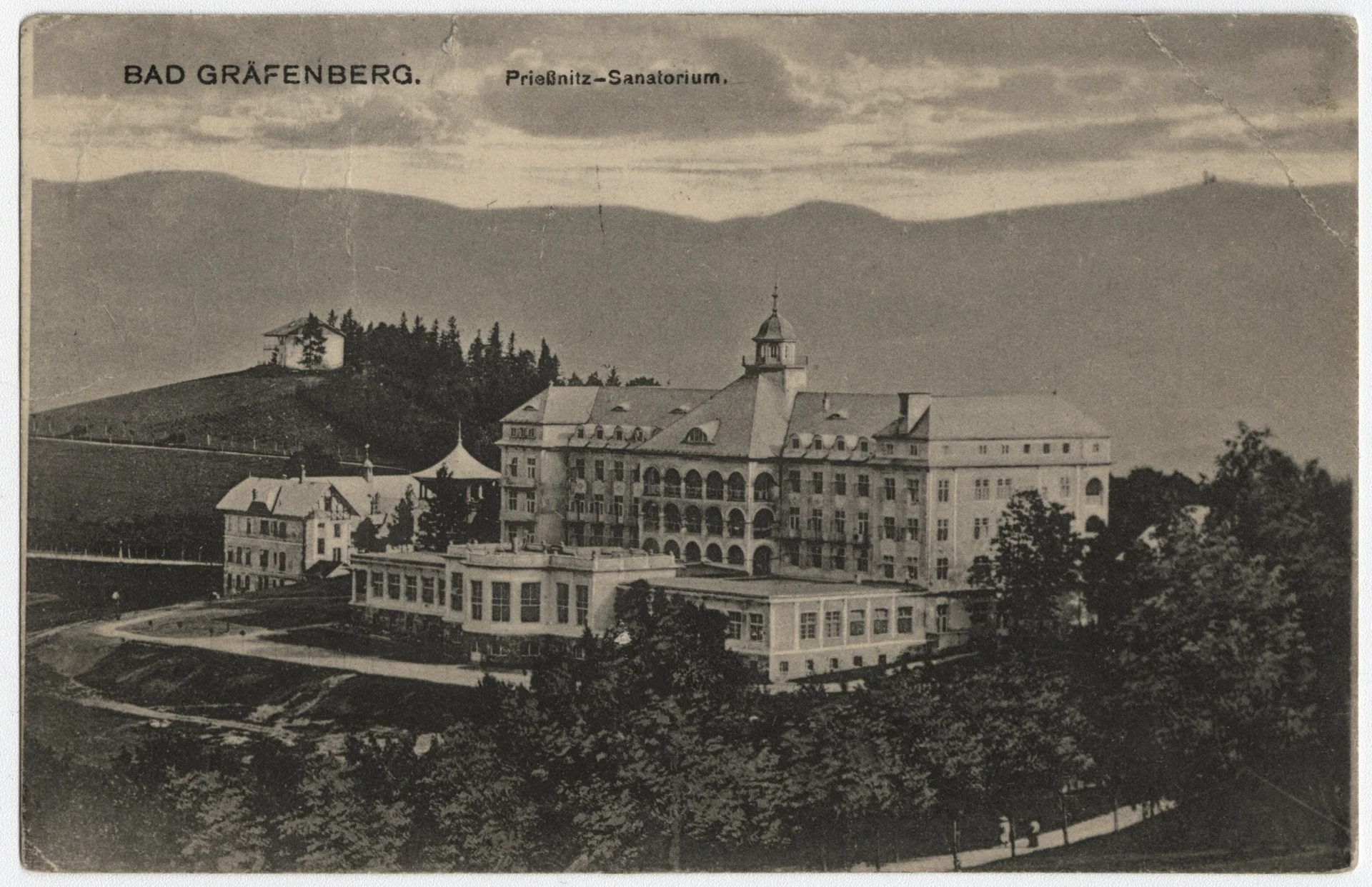 Náhledový obrázek předmětu Sanatorium Priessnitz v Lázních Jeseník (čb. pohlednice)