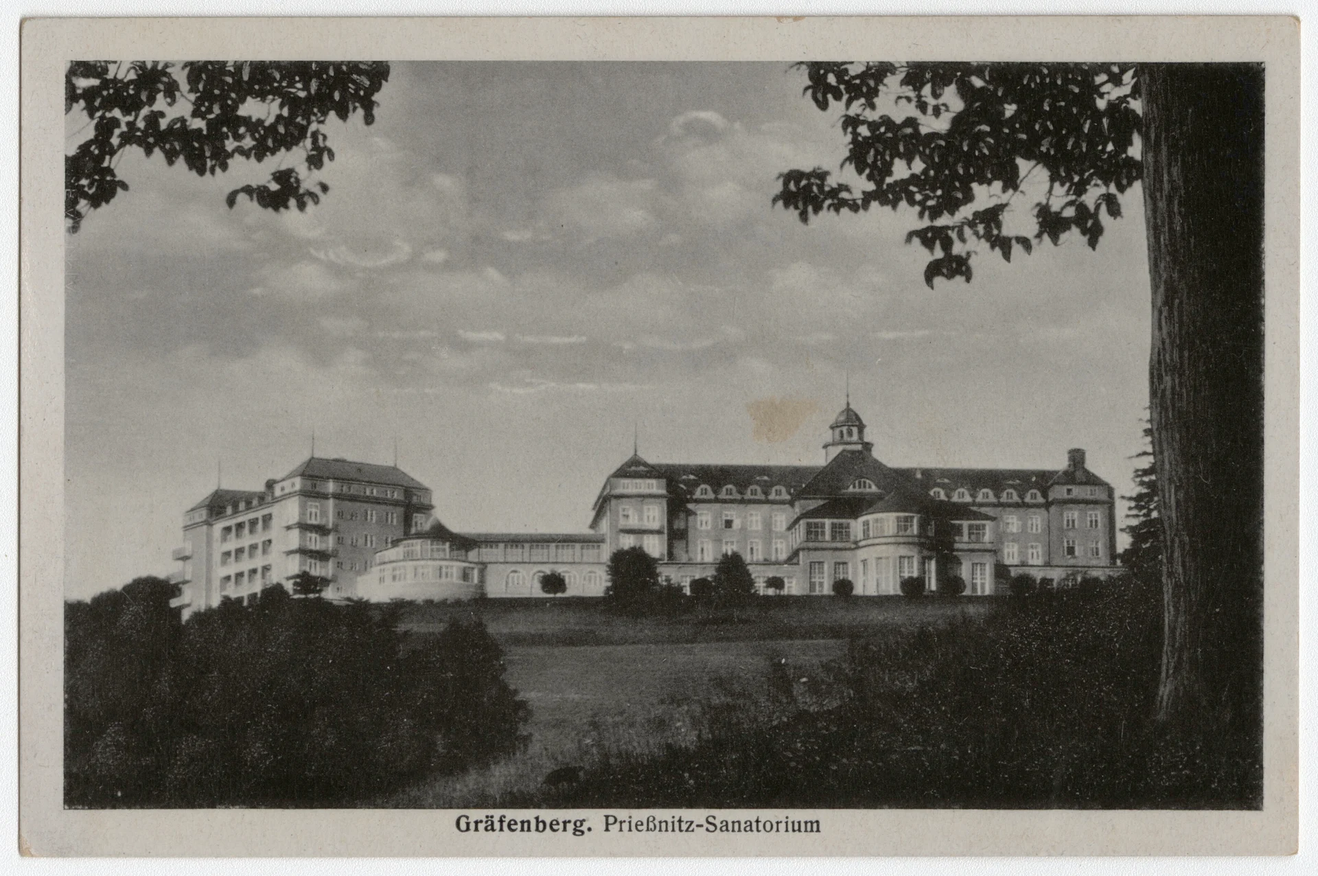 Náhledový obrázek předmětu Sanatorium Priessnitz v Lázních Jeseník (čb. pohlednice)