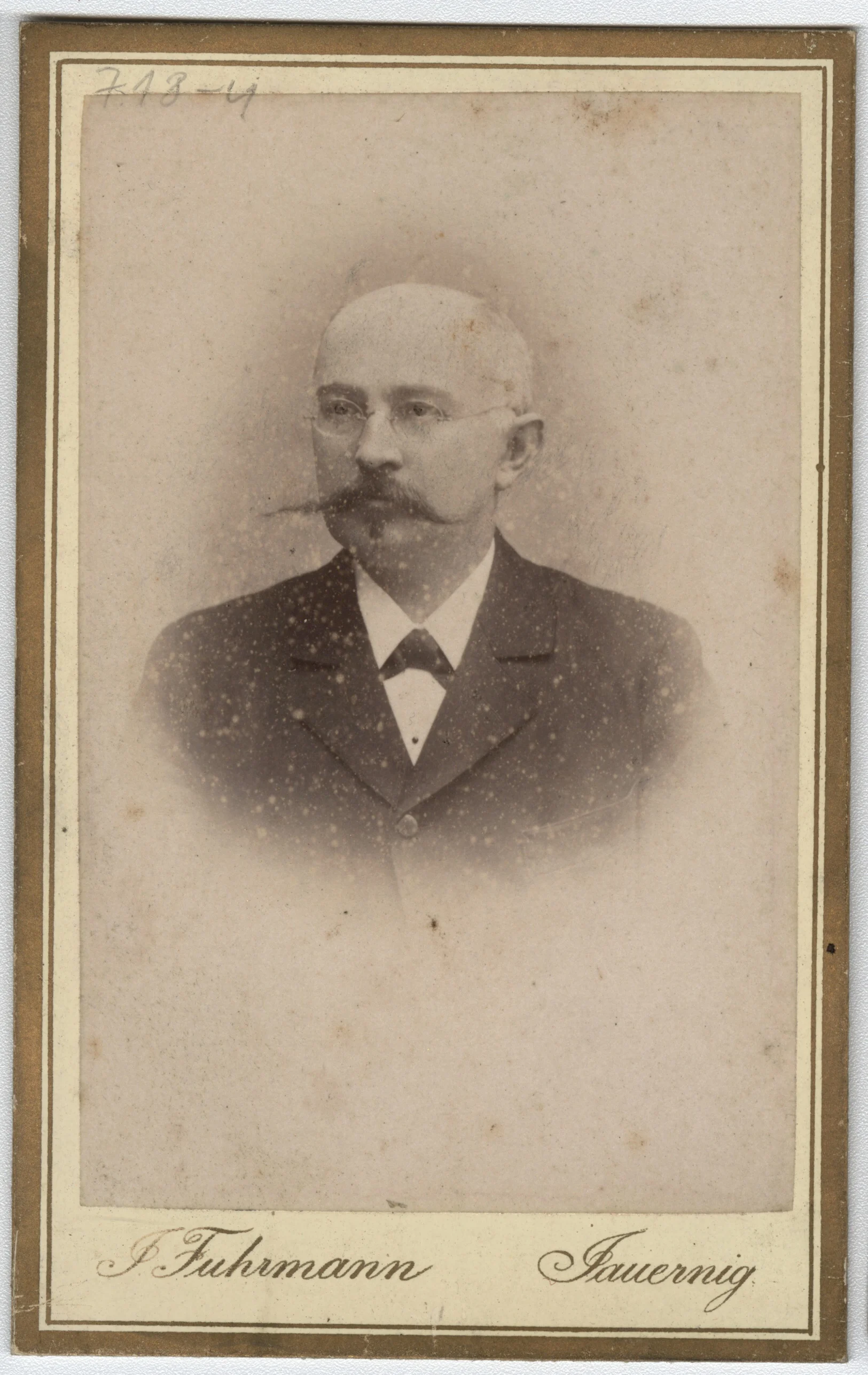 Náhledový obrázek předmětu Účetní adjunkt Alfred Rotter (kabinetní portrét)