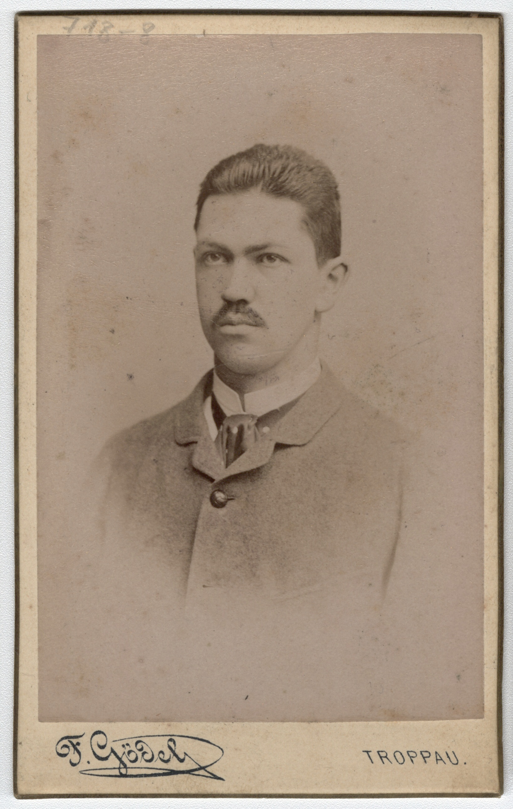 Náhledový obrázek Adjunkt Karl Scherz (kabinetní portrét) - 1