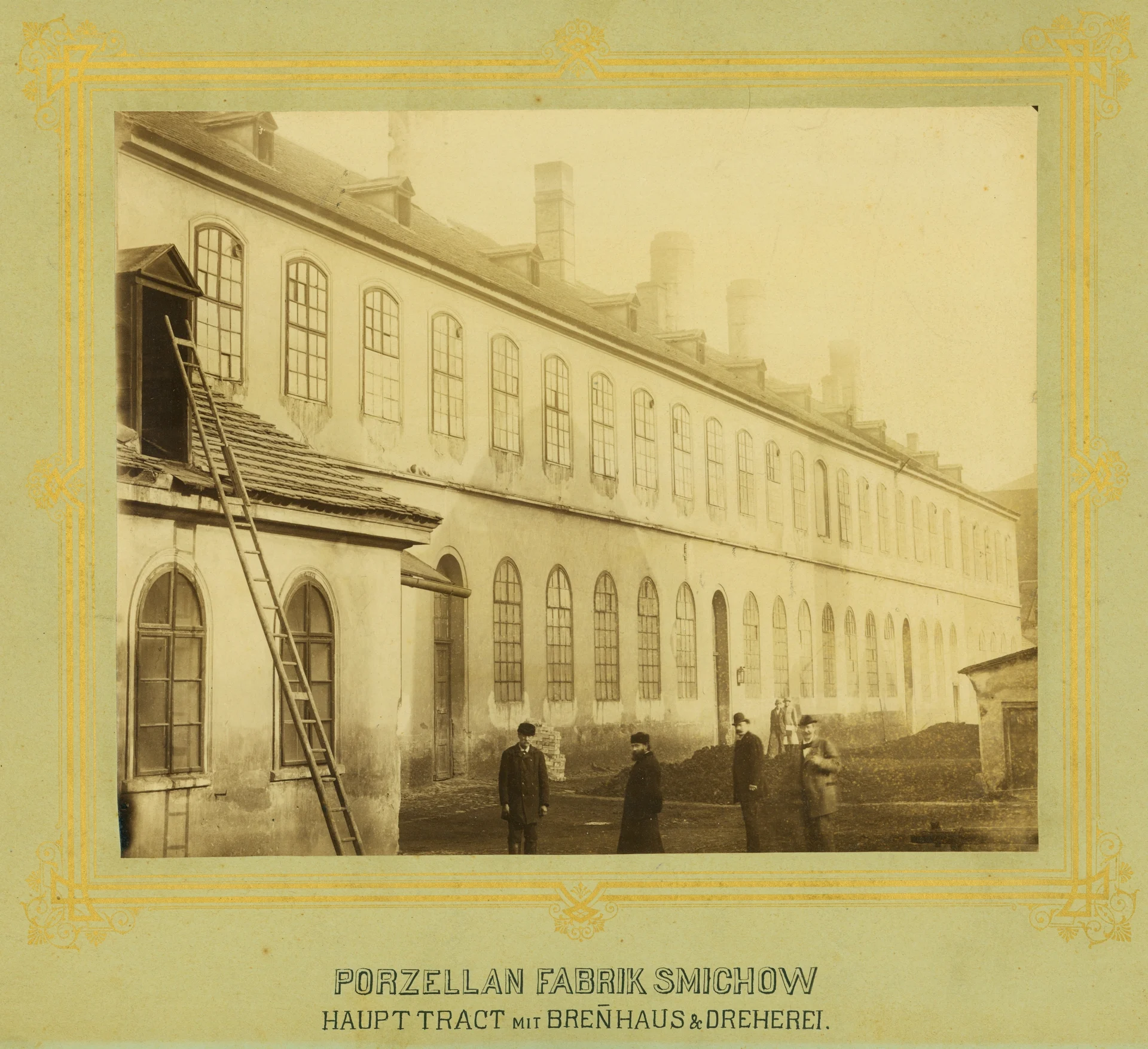 Náhledový obrázek předmětu Fotografie hlavního traktu smíchovské porcelánky