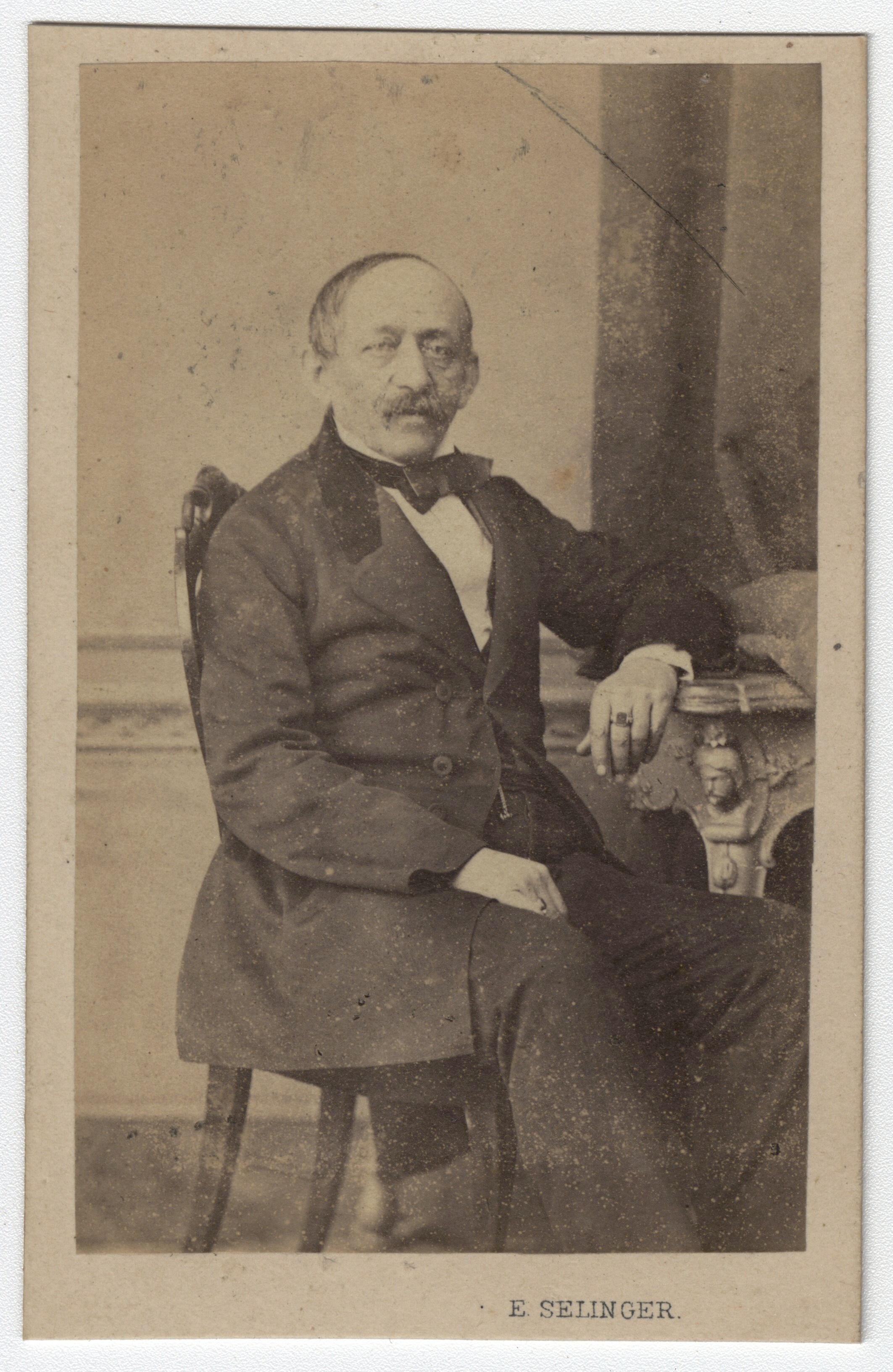 Náhledový obrázek Pokladní Anton John (kabinetní portrét) - 1