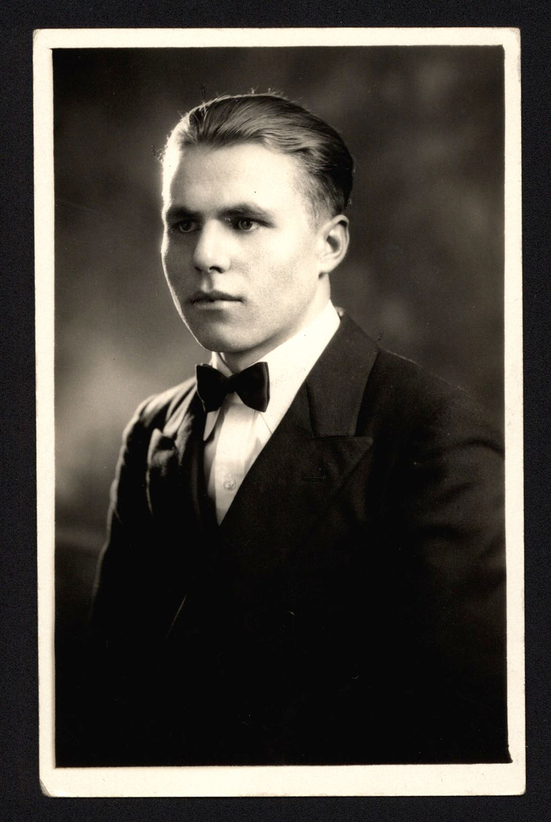 Náhledový obrázek Na upřímnou vzpomínku Dr. M. Šapovalovi, na nezapomenutelné dny pobytu Dr. Šapovala ve Fort William. Dne 17.-30. června 1930. Dmytro Ruďak - 1