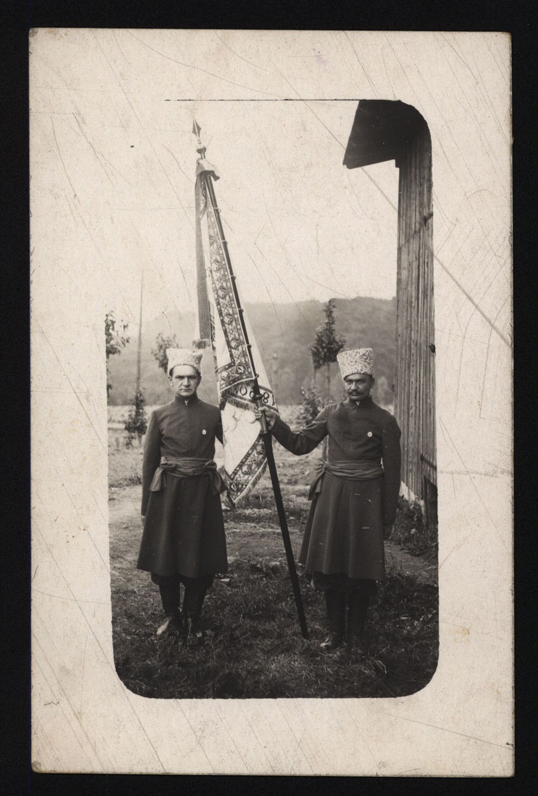 Náhledový obrázek Sobota 9. června 1918 před dnem svěcení vlajky pluku Dorošenka; Bilyčenko i Pasjuda - 1