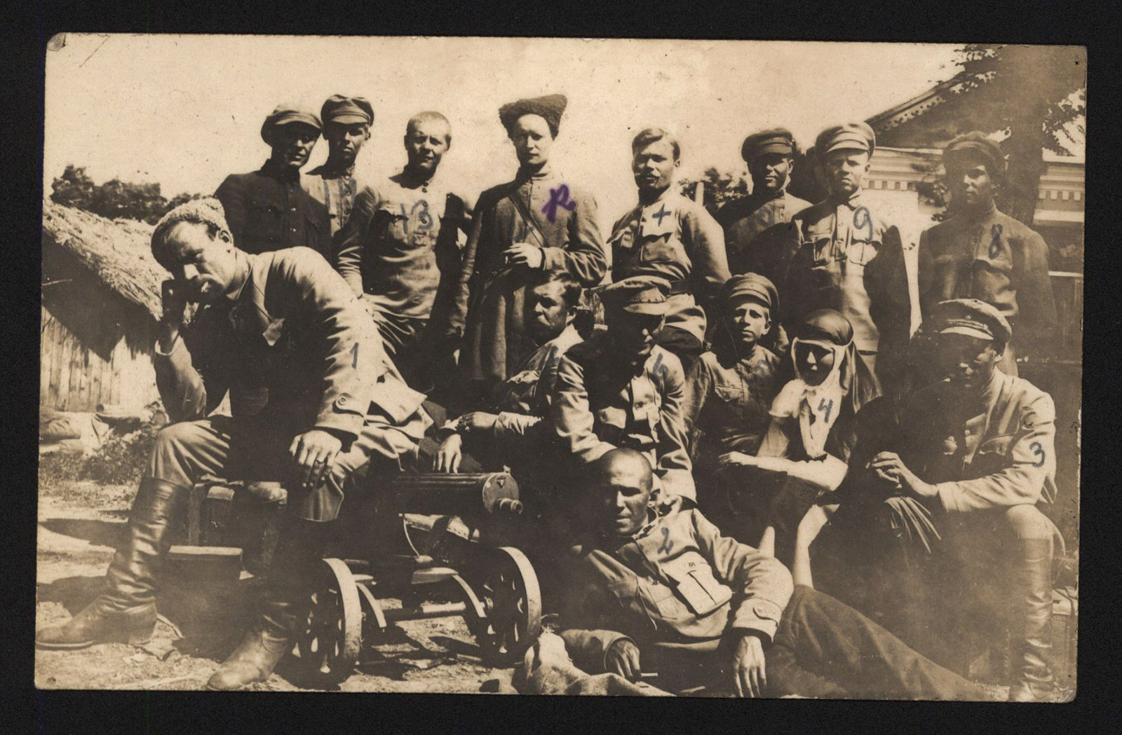 Náhledový obrázek Skupina ukrajinských anarchistů, pravděpodobně příslušníků Revoluční povstalecké armády Ukrajiny - 1