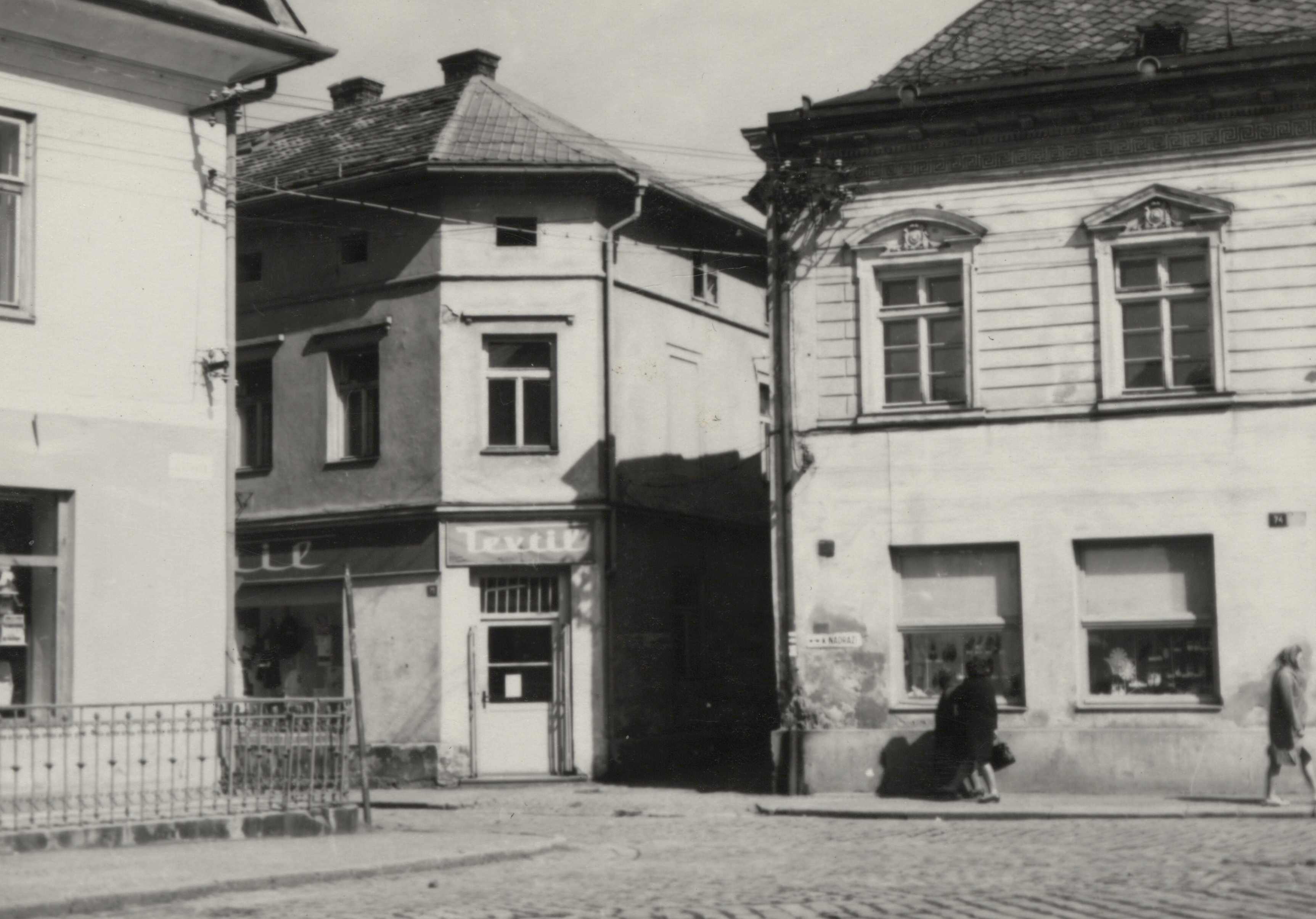 Náhledový obrázek Ulice Lipovská a Tyršova v Jeseníku před demolicí (čb. fotografie) - 1
