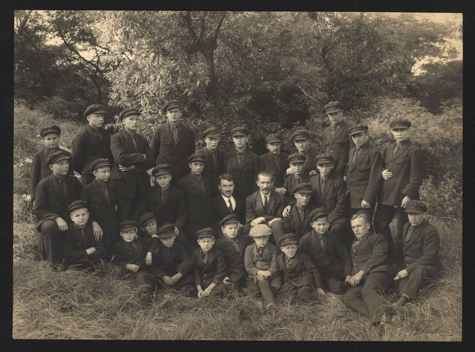 Náhledový obrázek předmětu Škola [ukrajinských skautů] bezprostředně po přesunu z Polska do Prahy, 1923