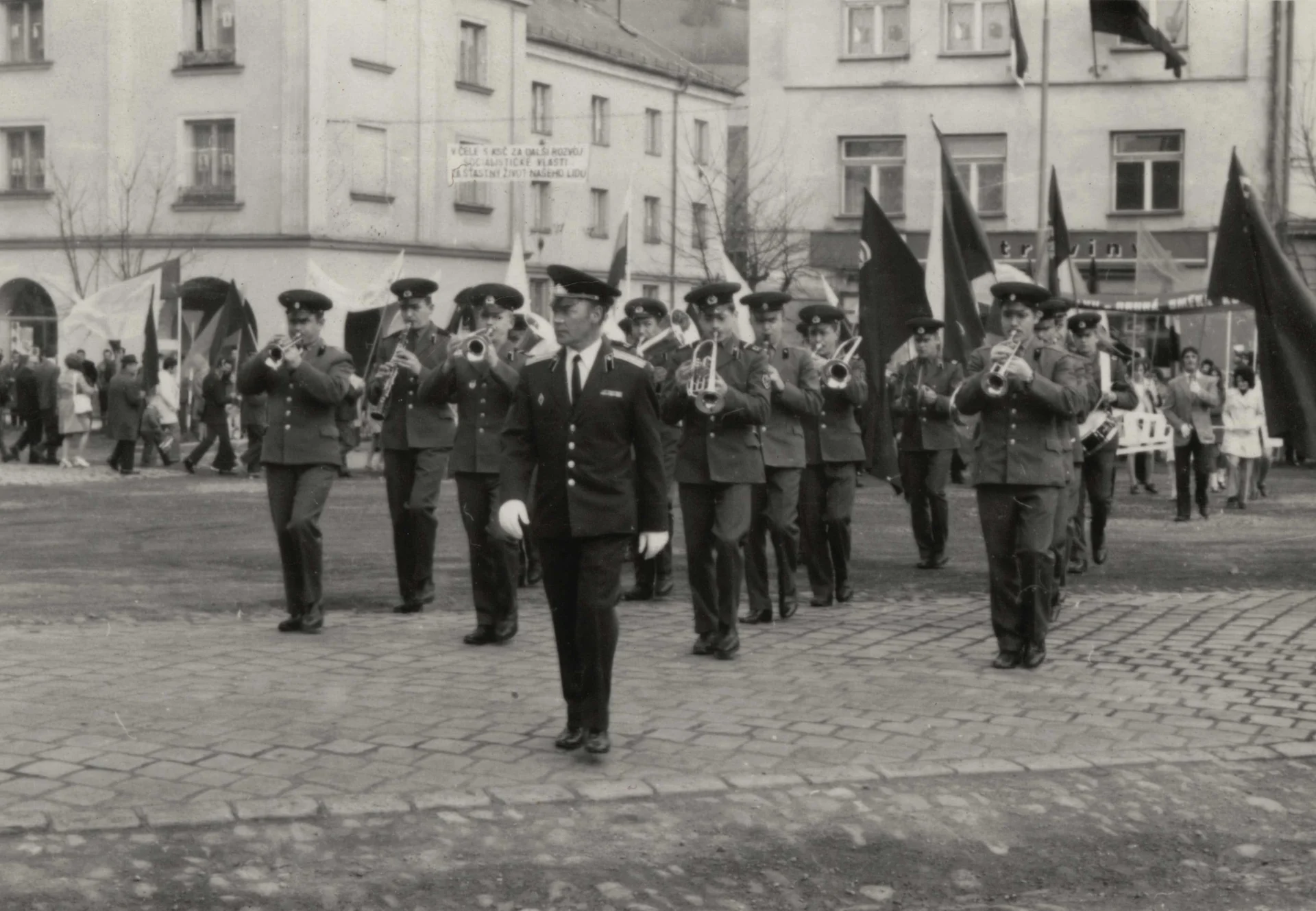 Náhledový obrázek předmětu Oslava 1. máje 1973 v Jeseníku (čb. fotografie)