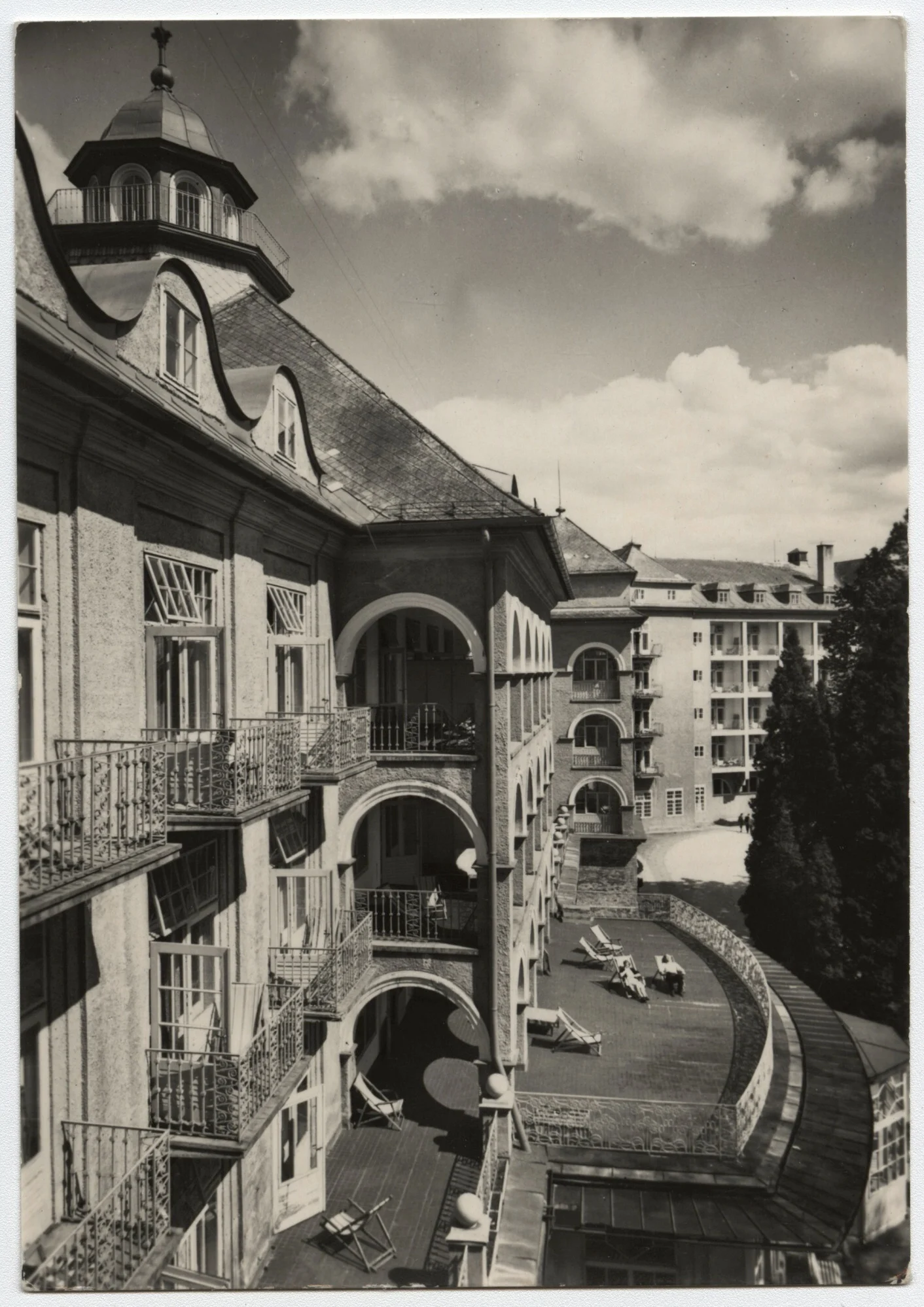 Náhledový obrázek předmětu Sanatorium Priessnitz v Lázních Jeseníku (čb. pohlednice)