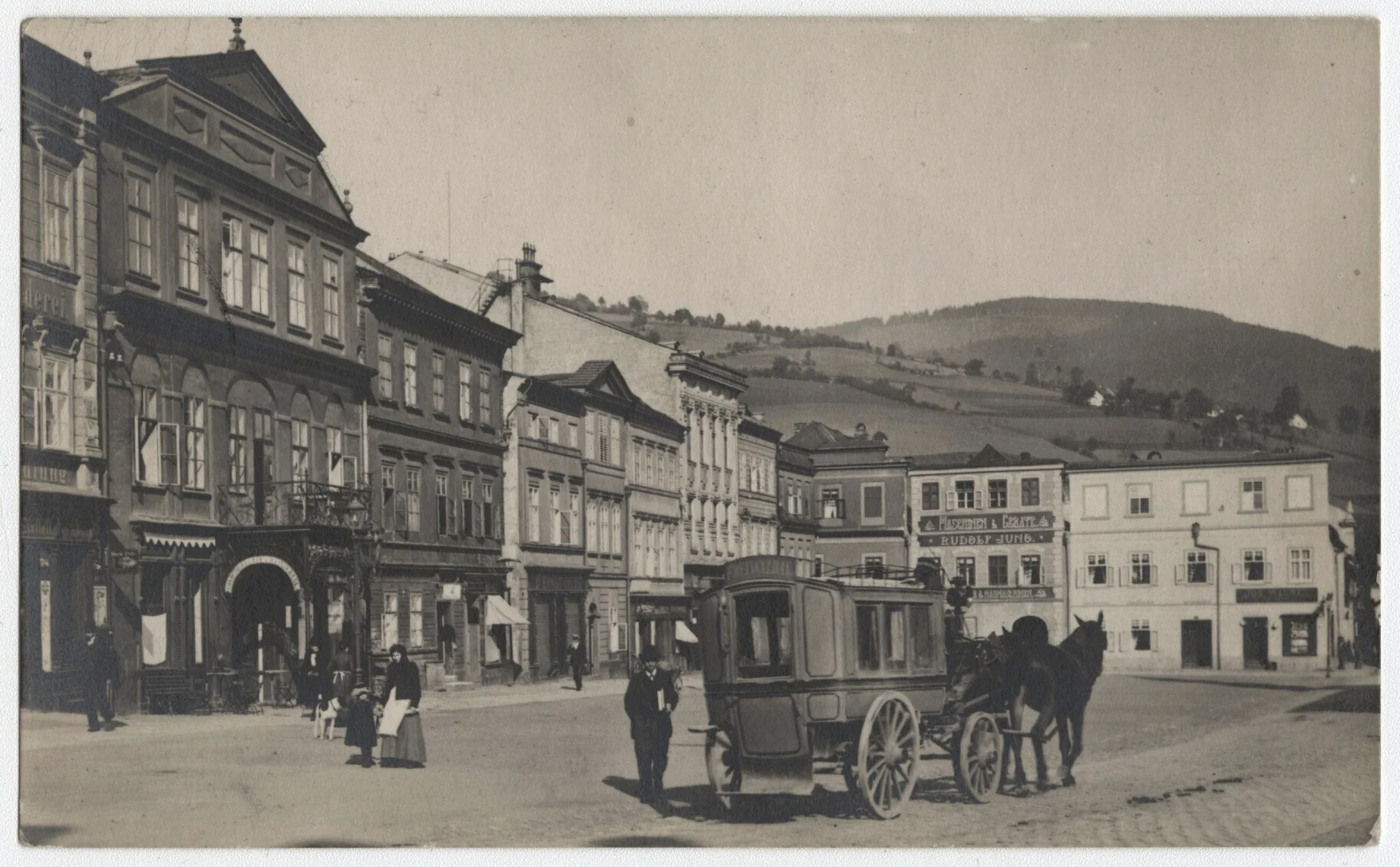 Náhledový obrázek předmětu Náměstí v Jeseníku (čb. fotografie)