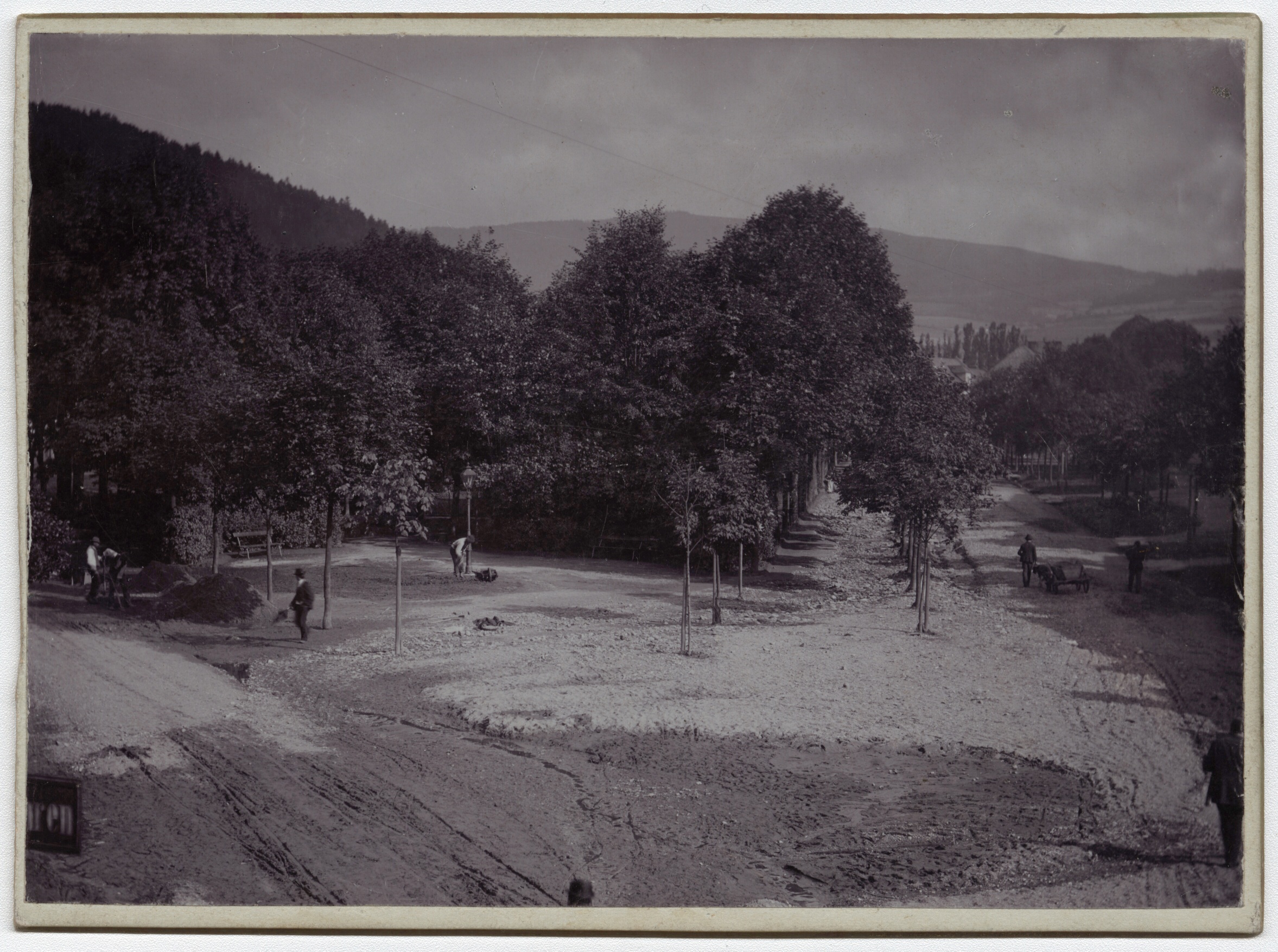 Náhledový obrázek Povodeň r. 1897: Náměstí Svobody v Jeseníku (čb. fotografie) - 1