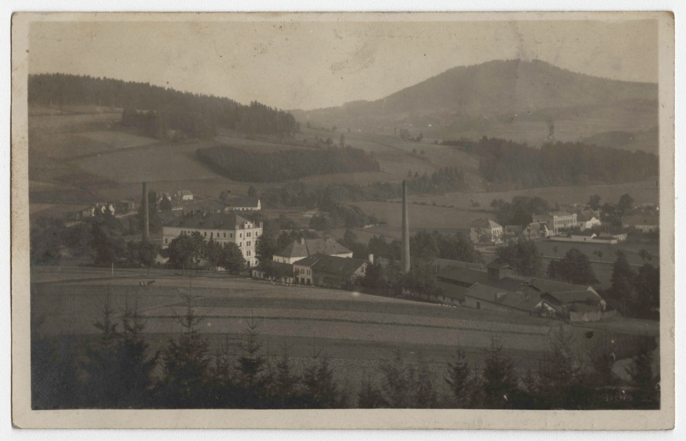 Náhledový obrázek Zaniklá osada Karlovec (čb. pohlednice) - 1