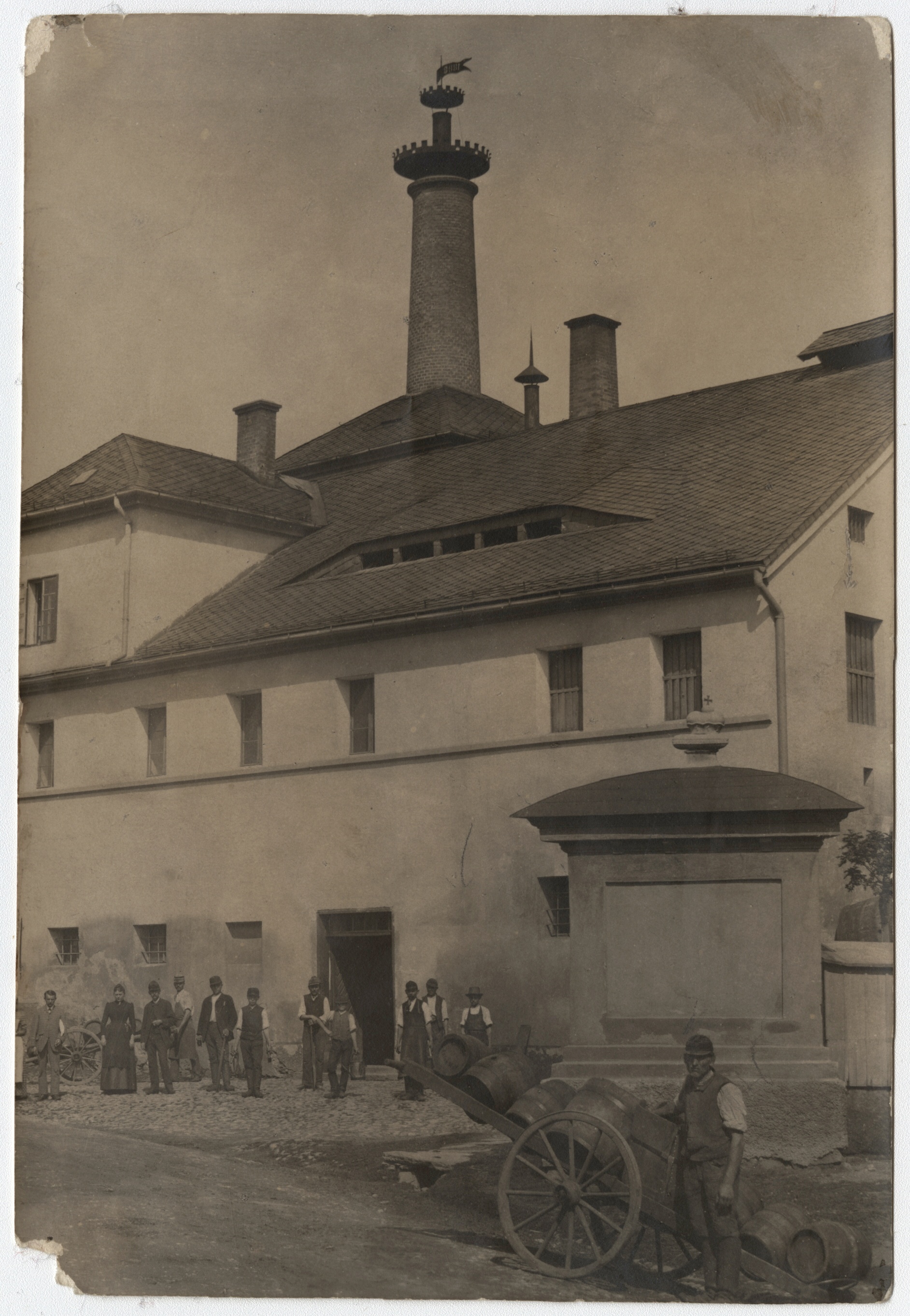Náhledový obrázek Bývalý javornický pivovar (čb. fotografie) - 1