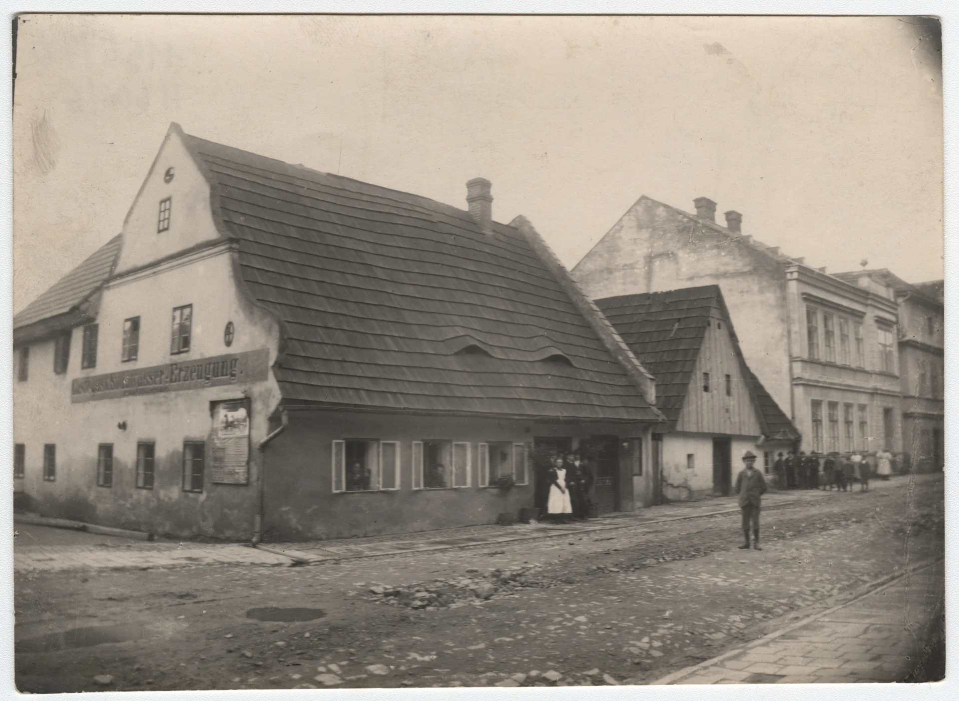 Náhledový obrázek předmětu Sodovkárna Bläschke v Javorníku (čb. fotografie)