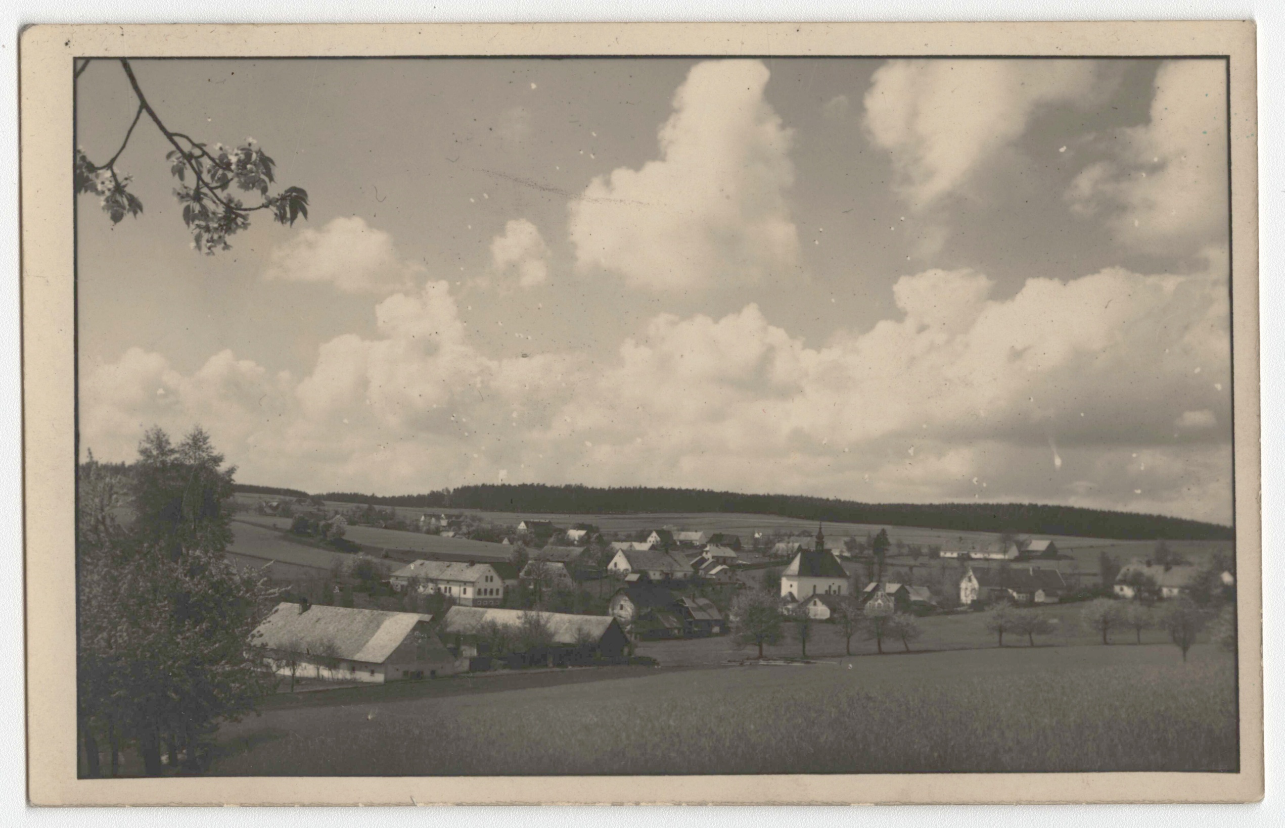 Náhledový obrázek Mezina (čb. pohlednice) - 1