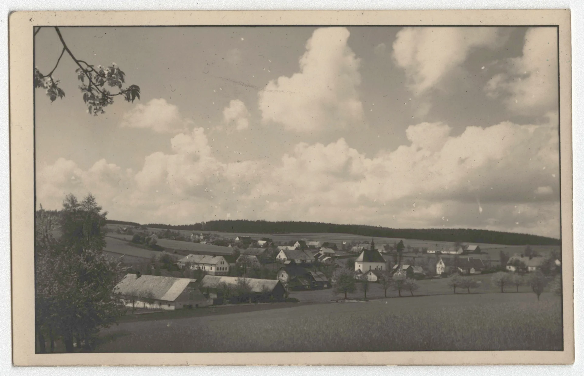 Náhledový obrázek předmětu Mezina (čb. pohlednice)