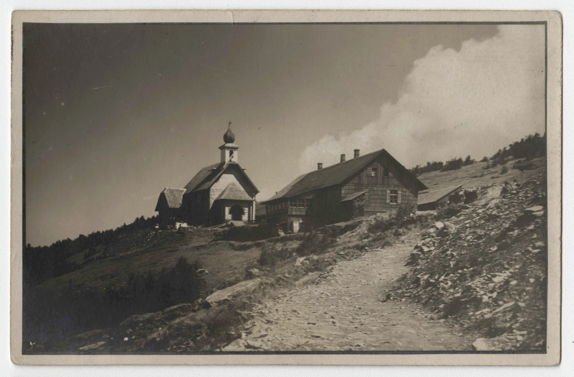 Náhledový obrázek předmětu Vřesová studánka (čb. pohlednice)