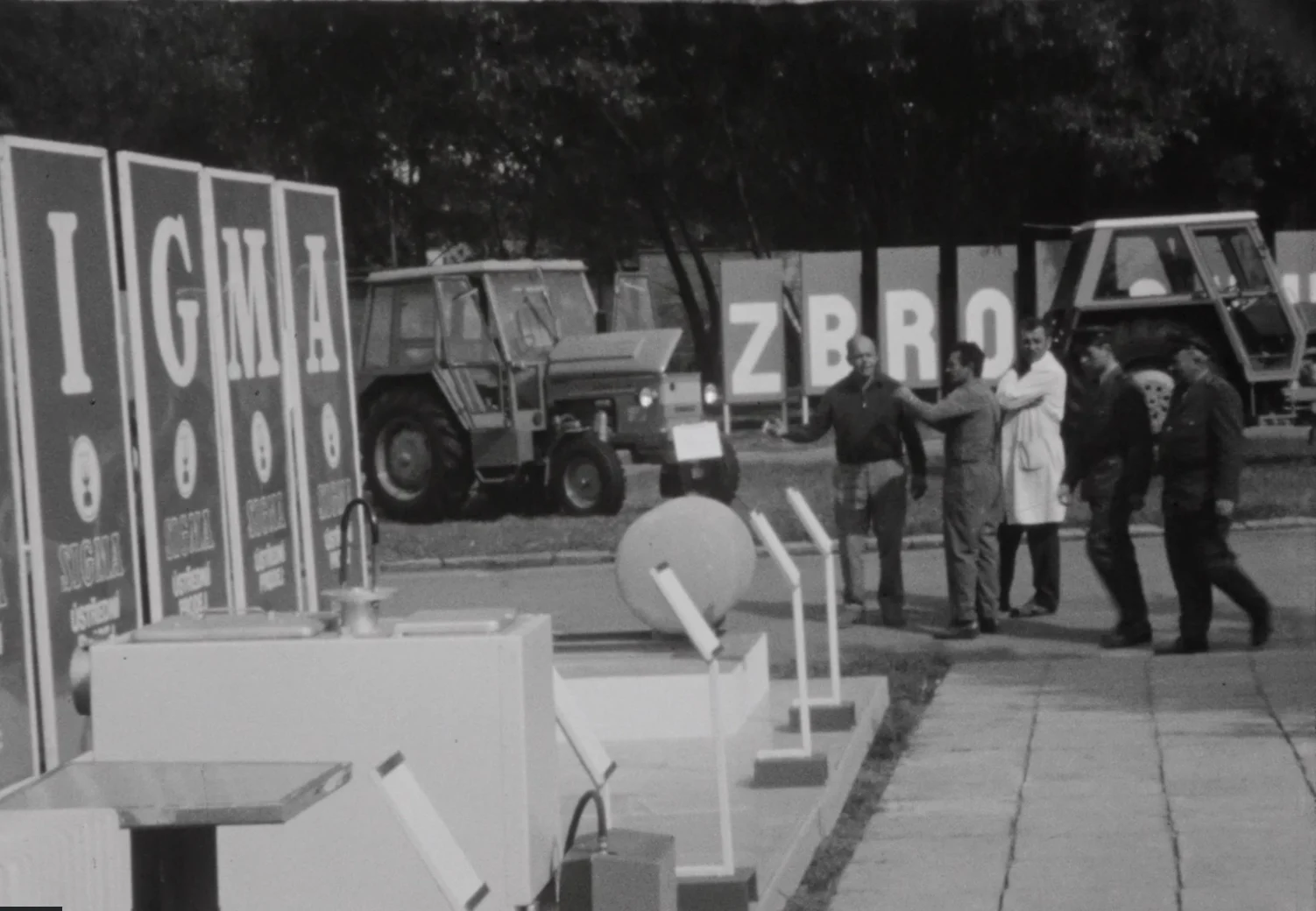 Náhledový obrázek předmětu 1: Země živitelka 1972, 2: Země živitelka 1973