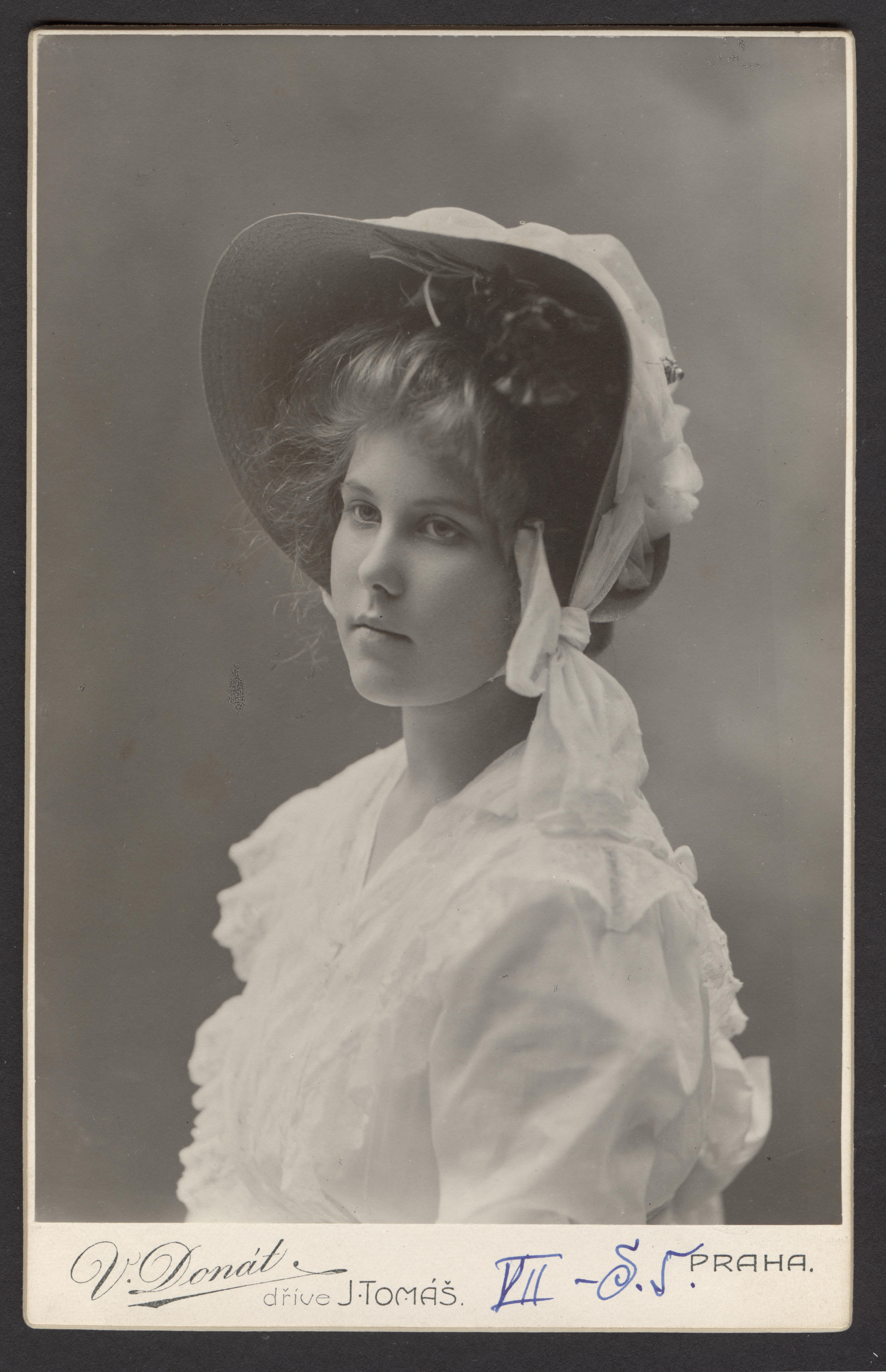 Náhledový obrázek Marie Hennerová (Zátková, Pujmanová) - 1