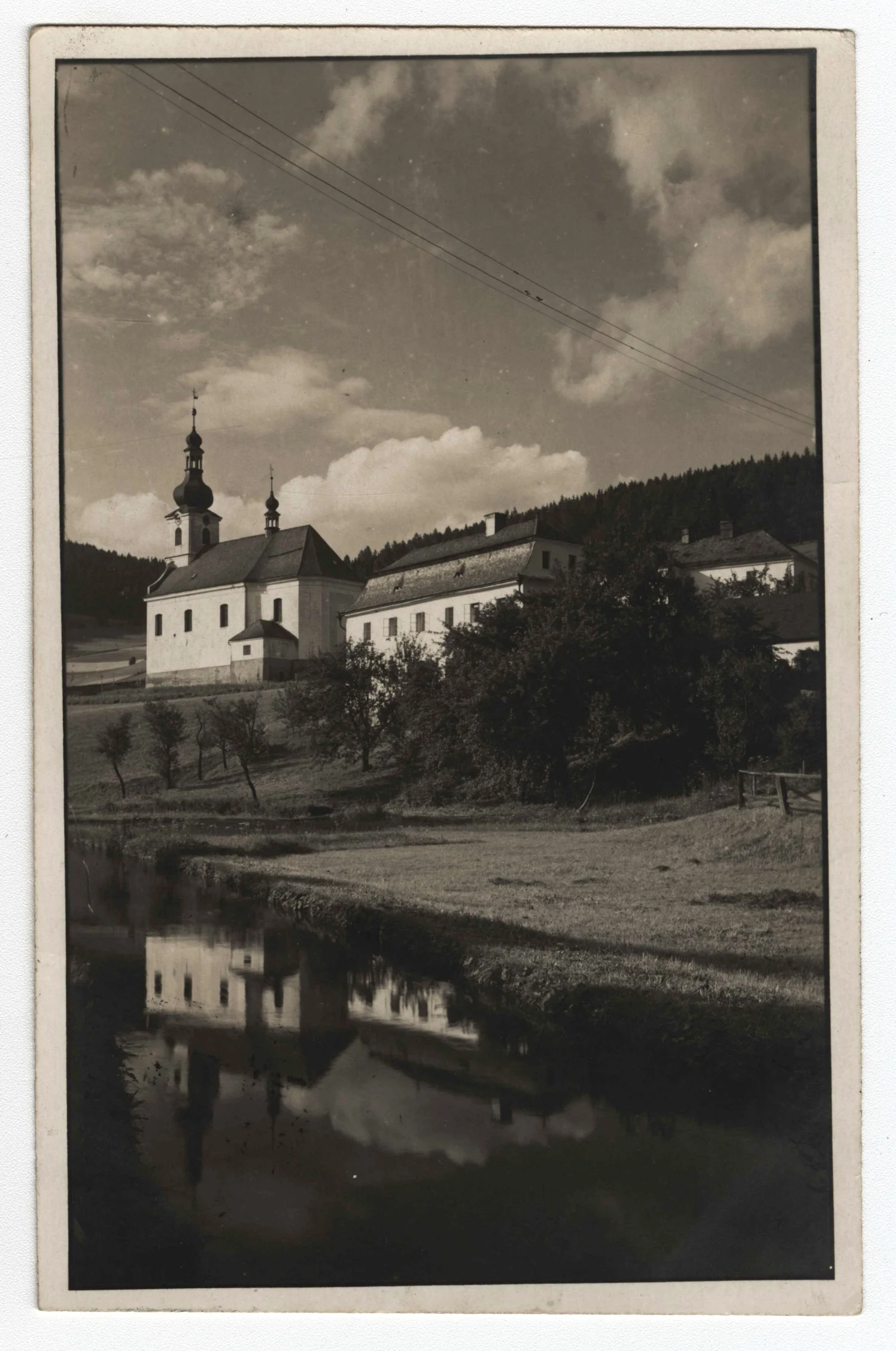 Náhledový obrázek předmětu Karlovice (čb. pohlednice)