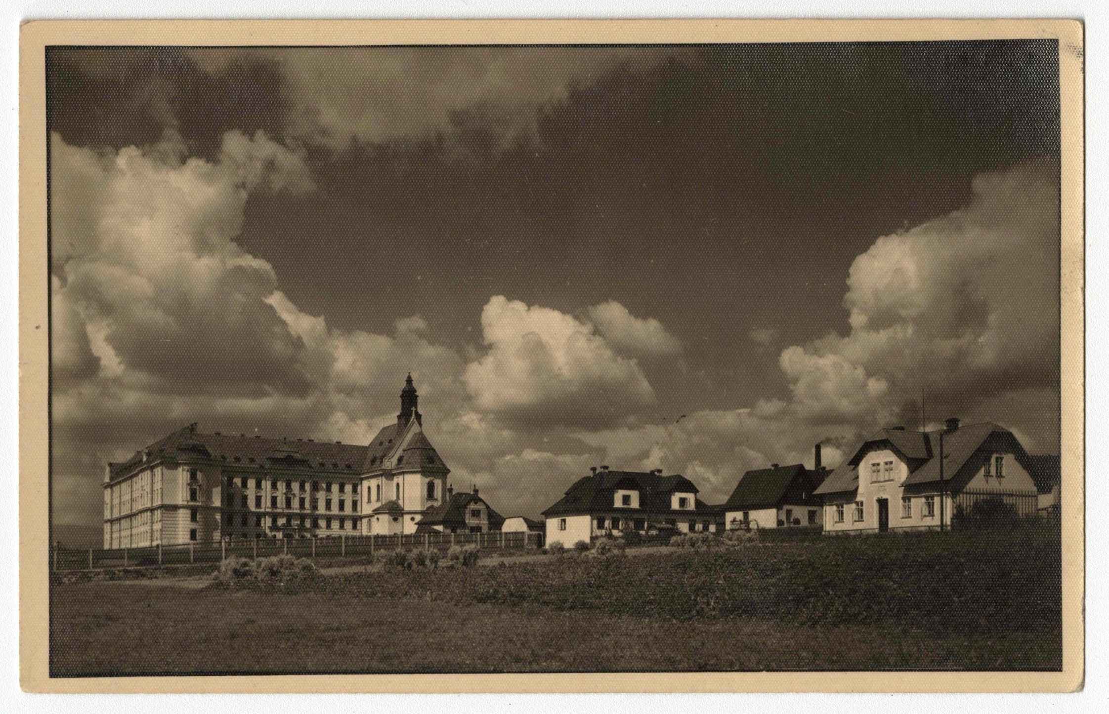 Náhledový obrázek Chlapecký seminář v Bruntále (čb. pohlednice) - 1