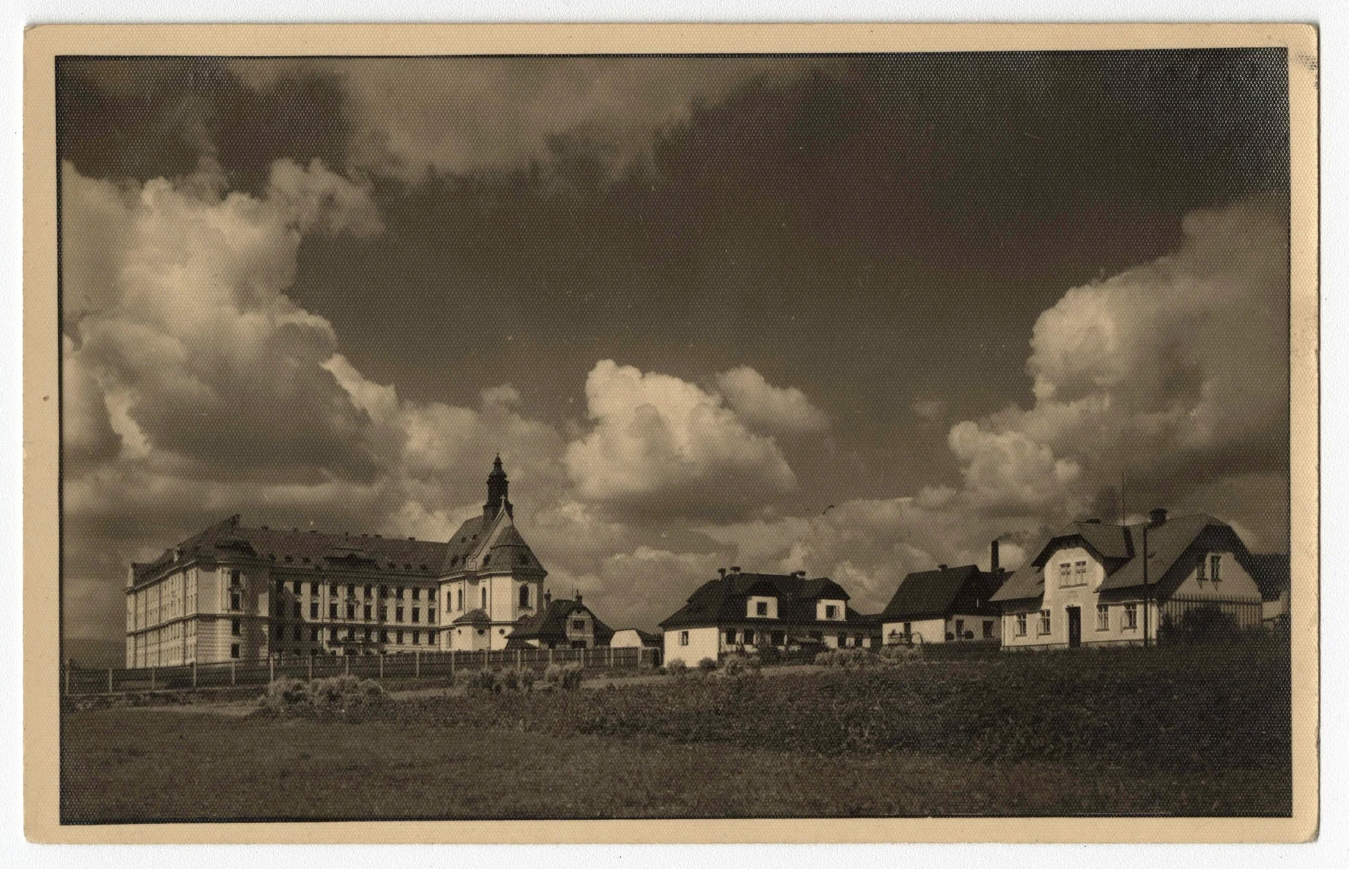 Náhledový obrázek předmětu Chlapecký seminář v Bruntále (čb. pohlednice)