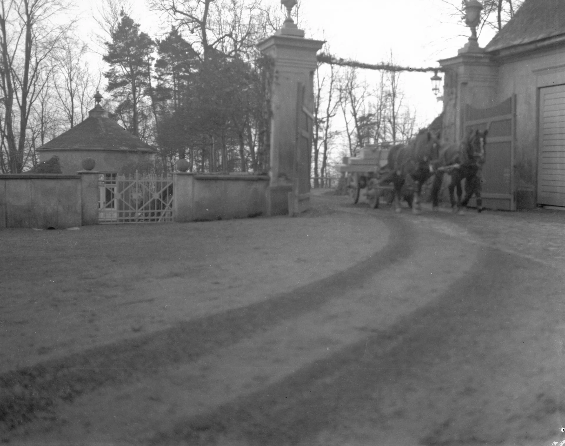 Náhledový obrázek předmětu Přeprava Eichendorffovy lavice (čb. fotografie)