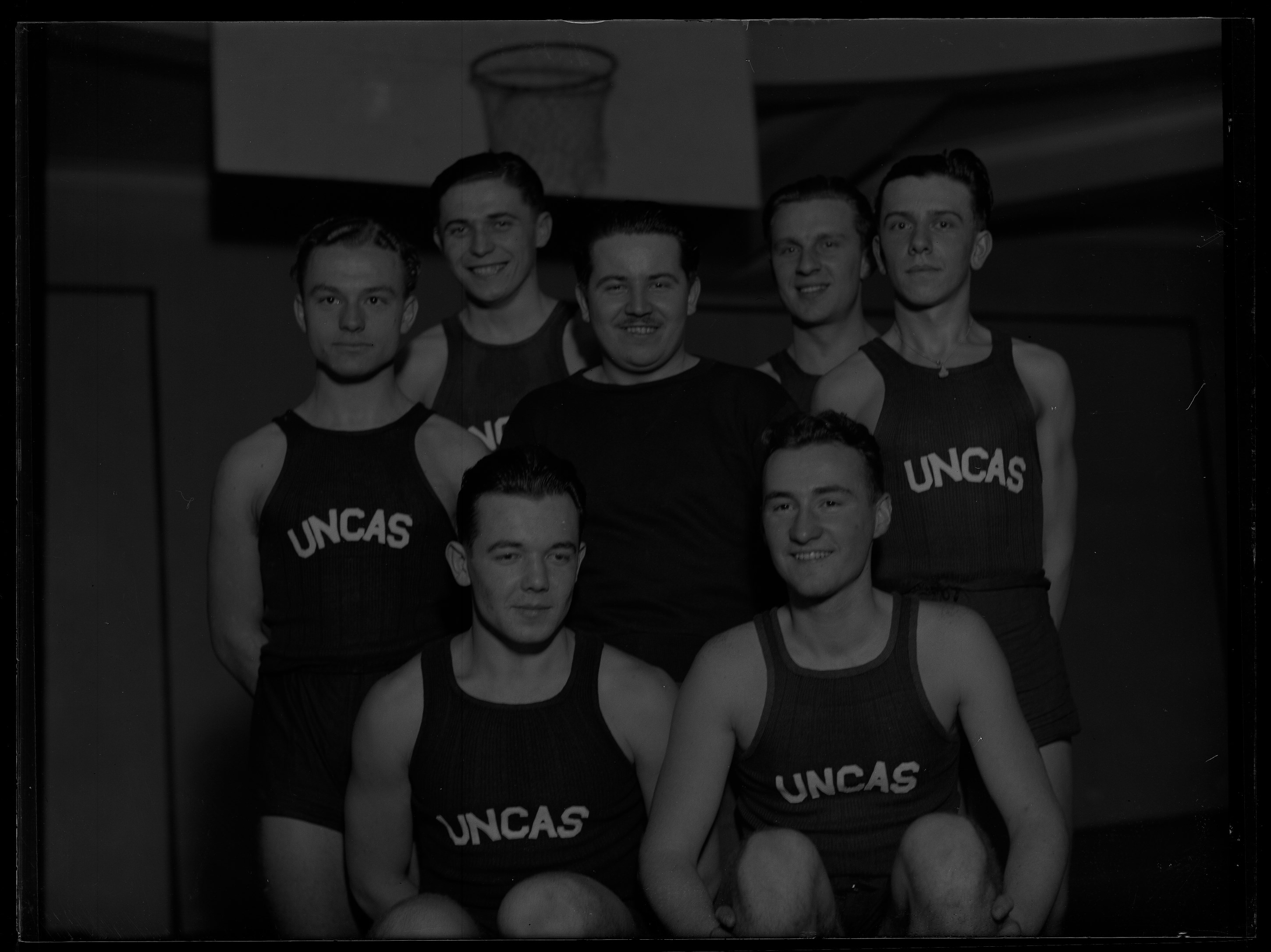 Náhledový obrázek Basketbalové mistrovské mužstvo YMCA - 1