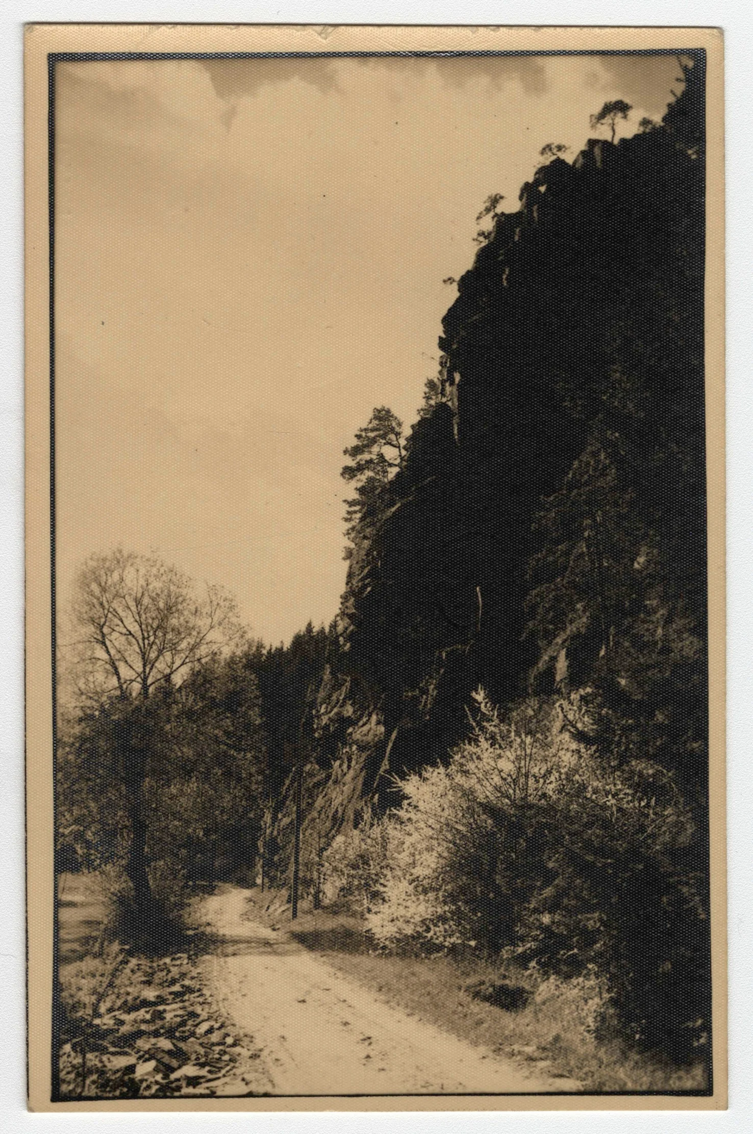 Náhledový obrázek předmětu Údolí Moravy (čb. pohlednice)