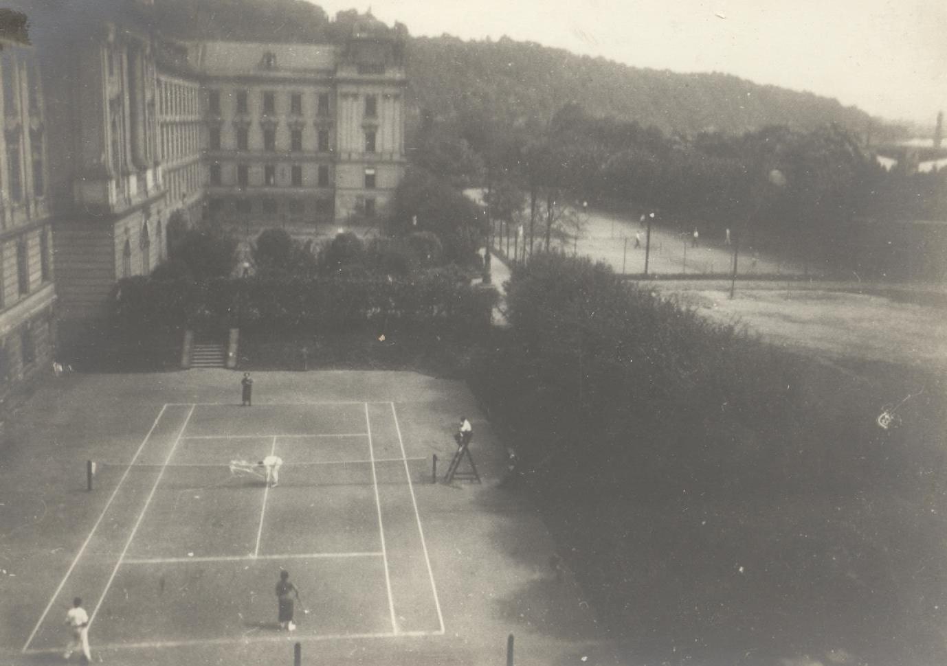 Náhledový obrázek Hřiště VS ve Strakově akademie - 1
