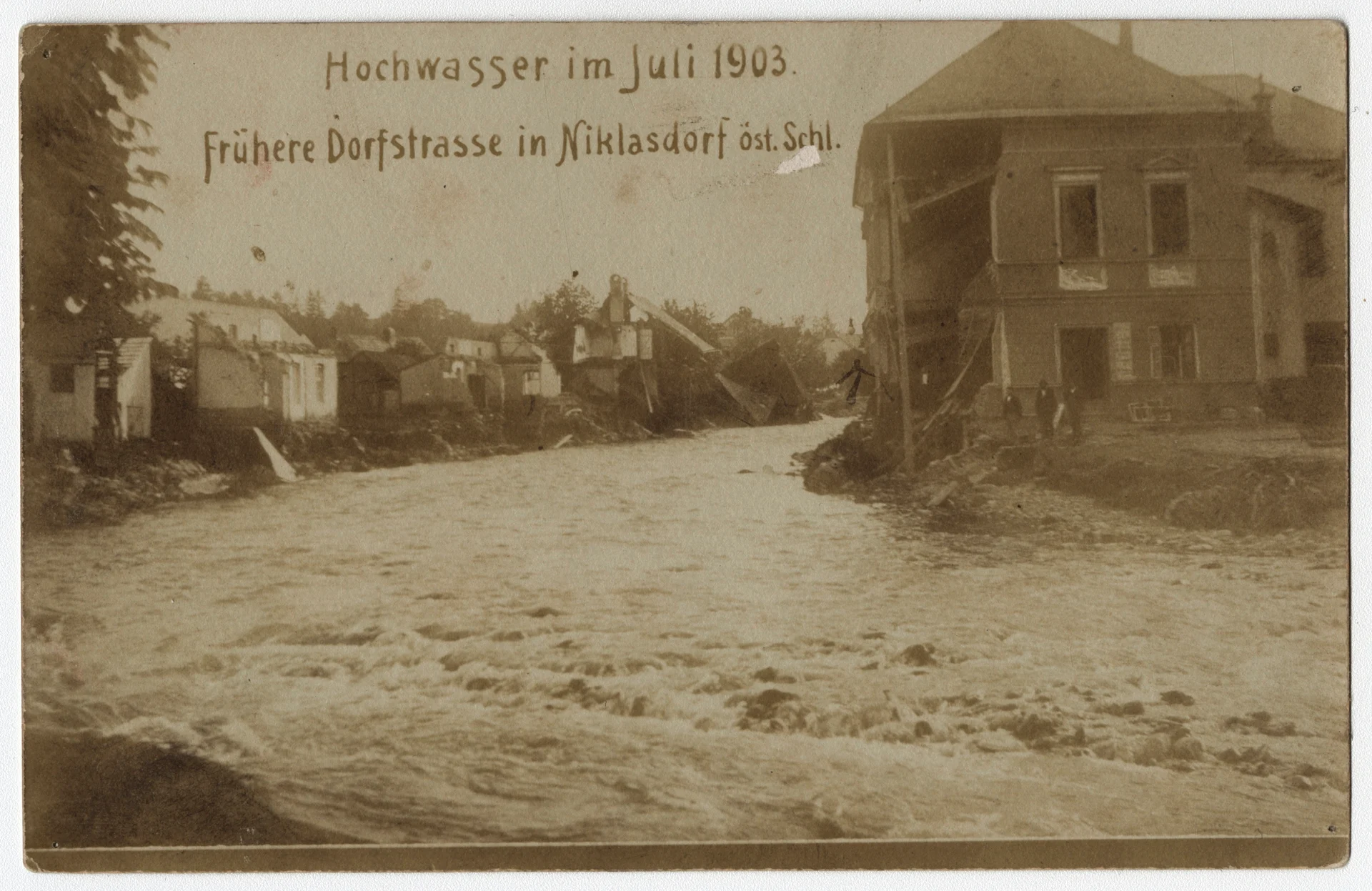 Náhledový obrázek předmětu Povodeň r. 1903: Mikulovice (čb. fotografie)