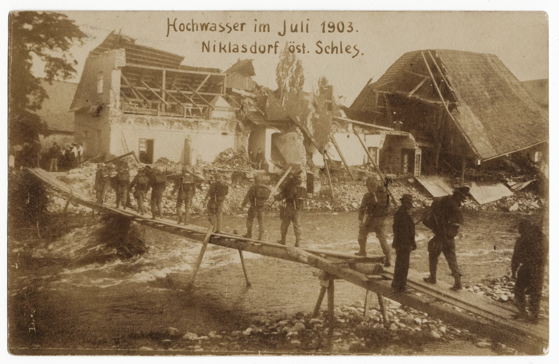 Náhledový obrázek předmětu Povodeň r. 1903: Mikulovice (čb. fotografie)