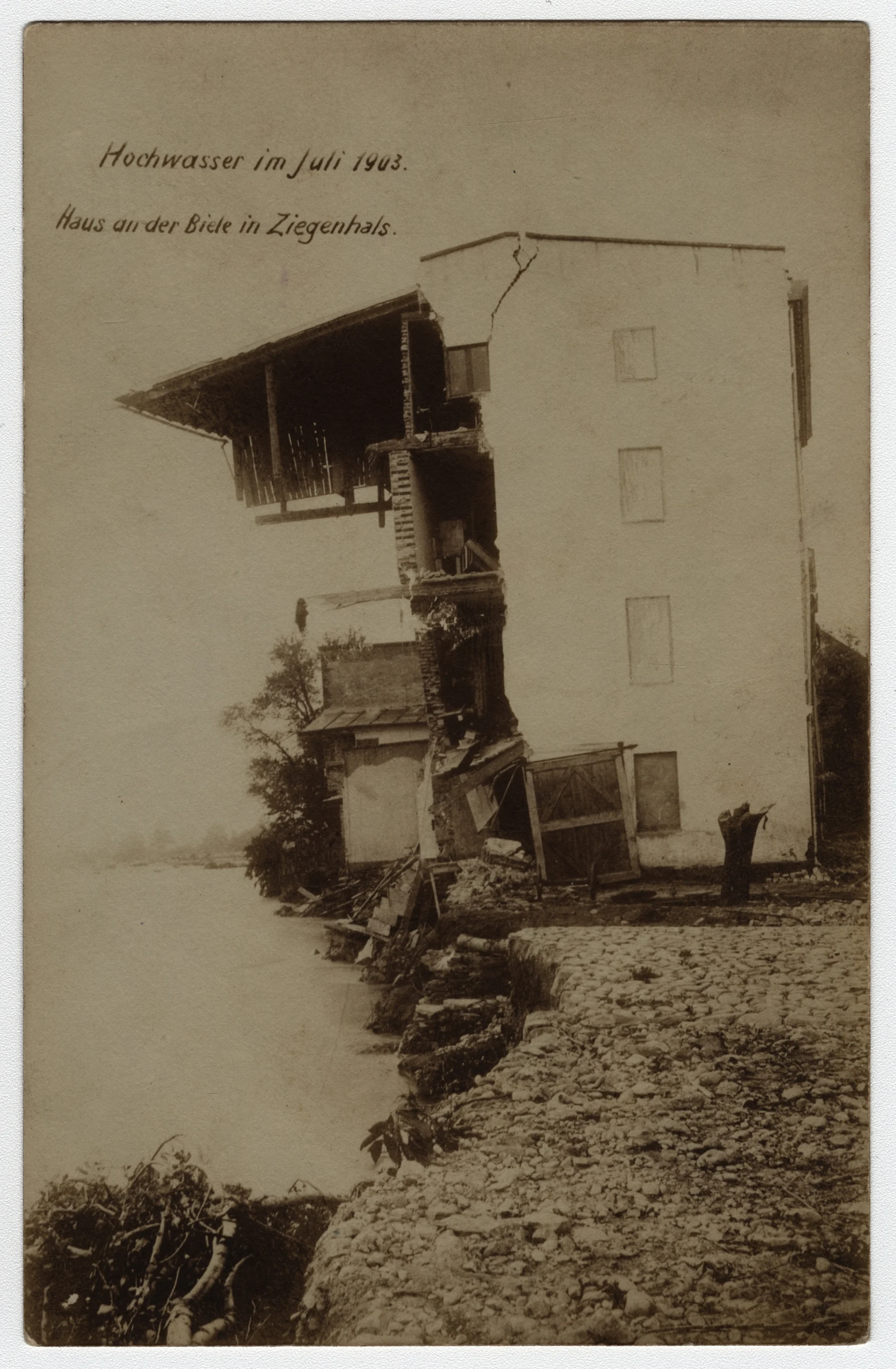 Náhledový obrázek předmětu Povodeň r. 1903: Hlucholazy (čb. fotografie)