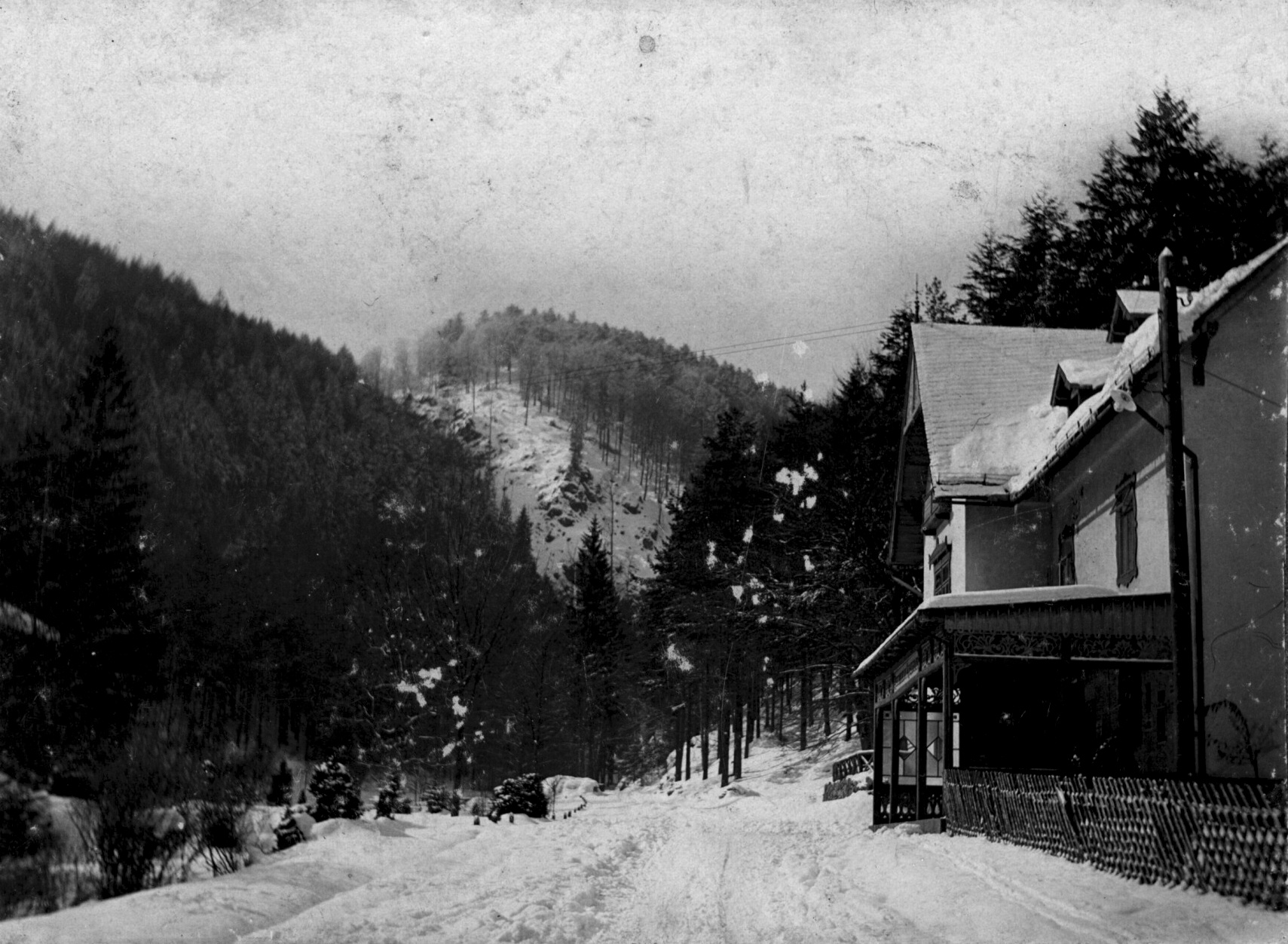 Náhledový obrázek Račí údolí u Javorníka (čb. fotografie) - 2