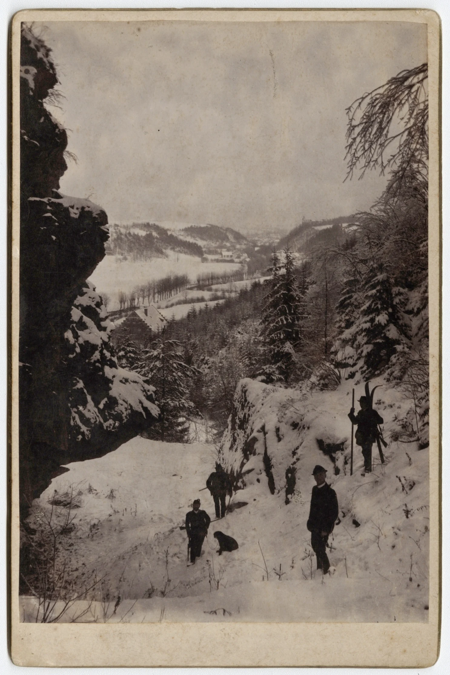 Náhledový obrázek předmětu Městské údolí u Javorníku (čb. fotografie)