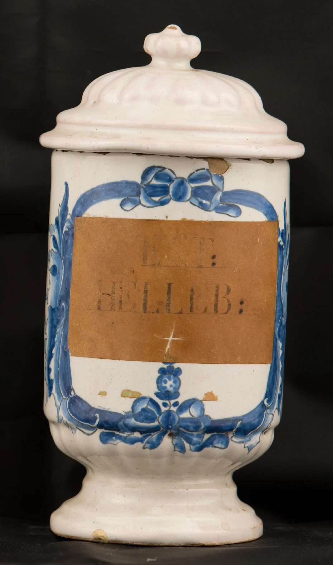 Náhledový obrázek předmětu Lékárenská nádobka rok 1721