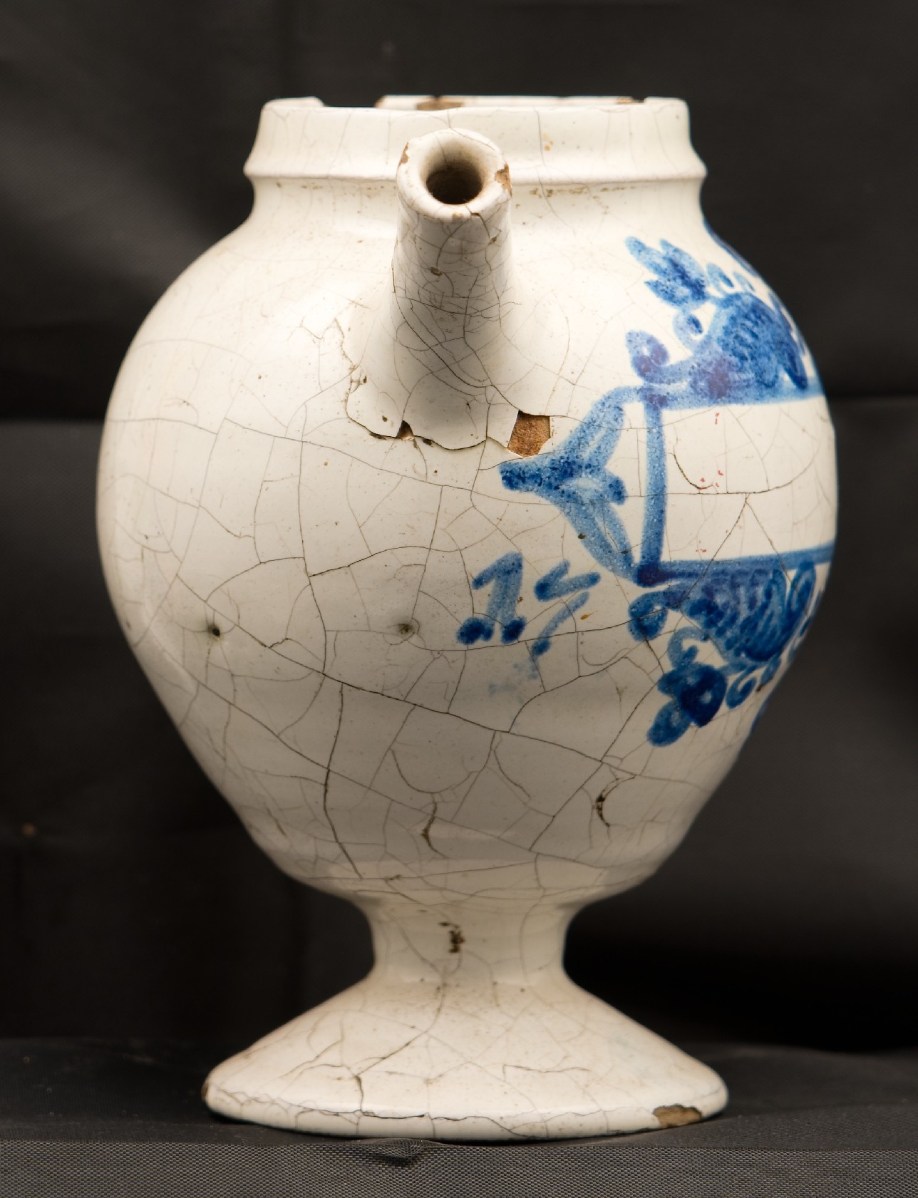 Náhledový obrázek Lékárenská nádobka, konvice rok 1721 - 3