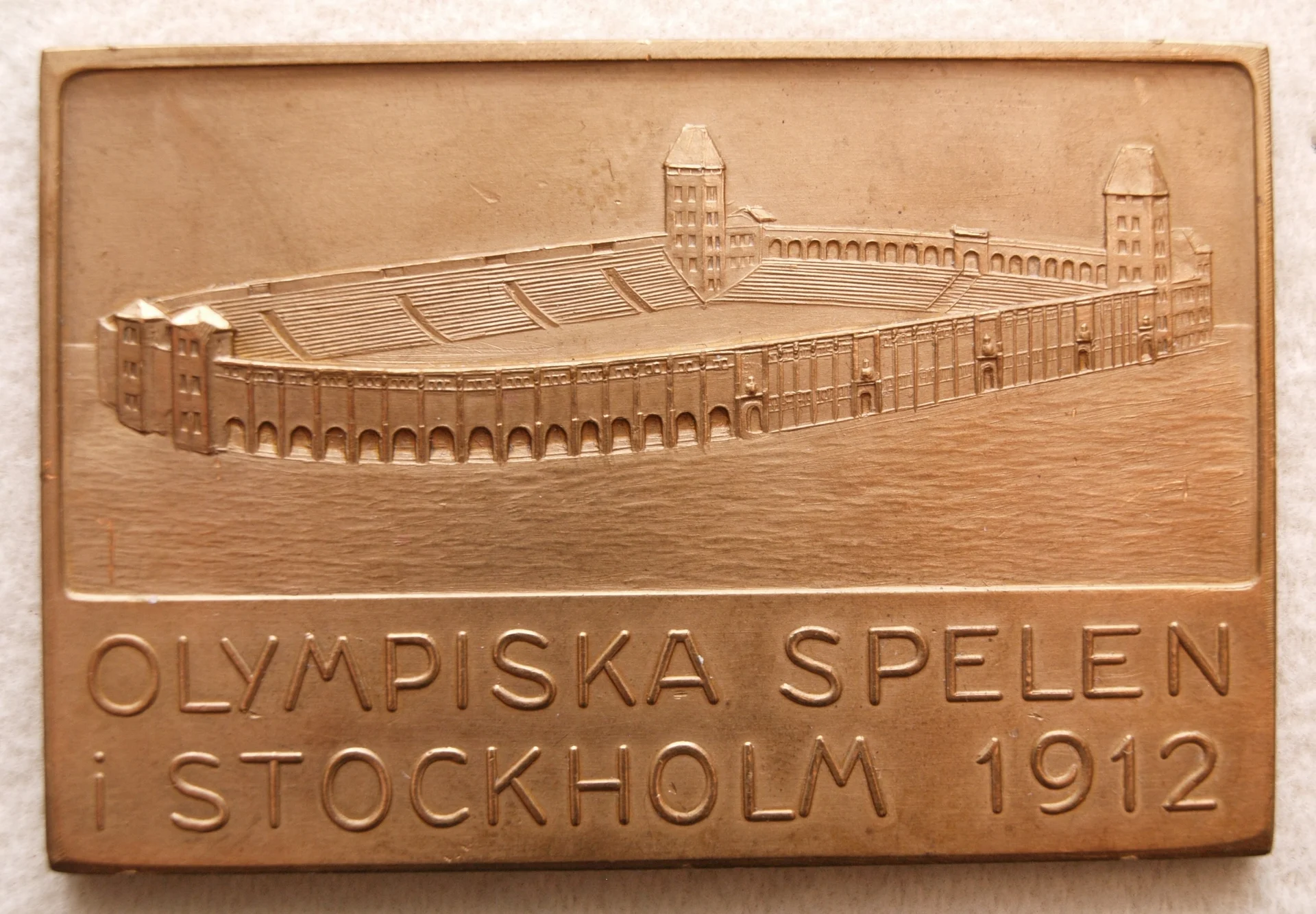 Náhledový obrázek předmětu Plaketa s vyobrazením olympijského stadionu
