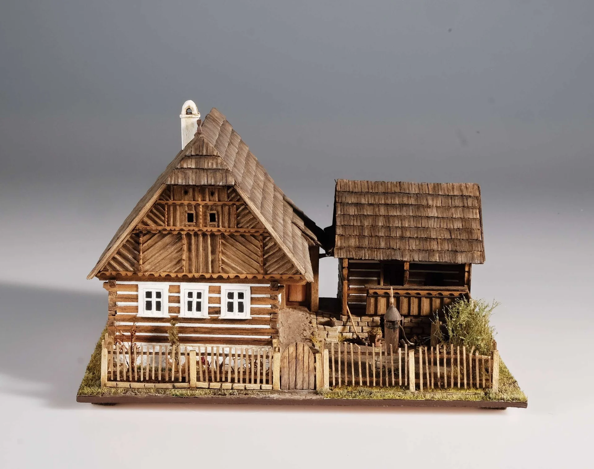 Náhledový obrázek předmětu Model roubeného domu z okolí Lomnice nad Popelkou