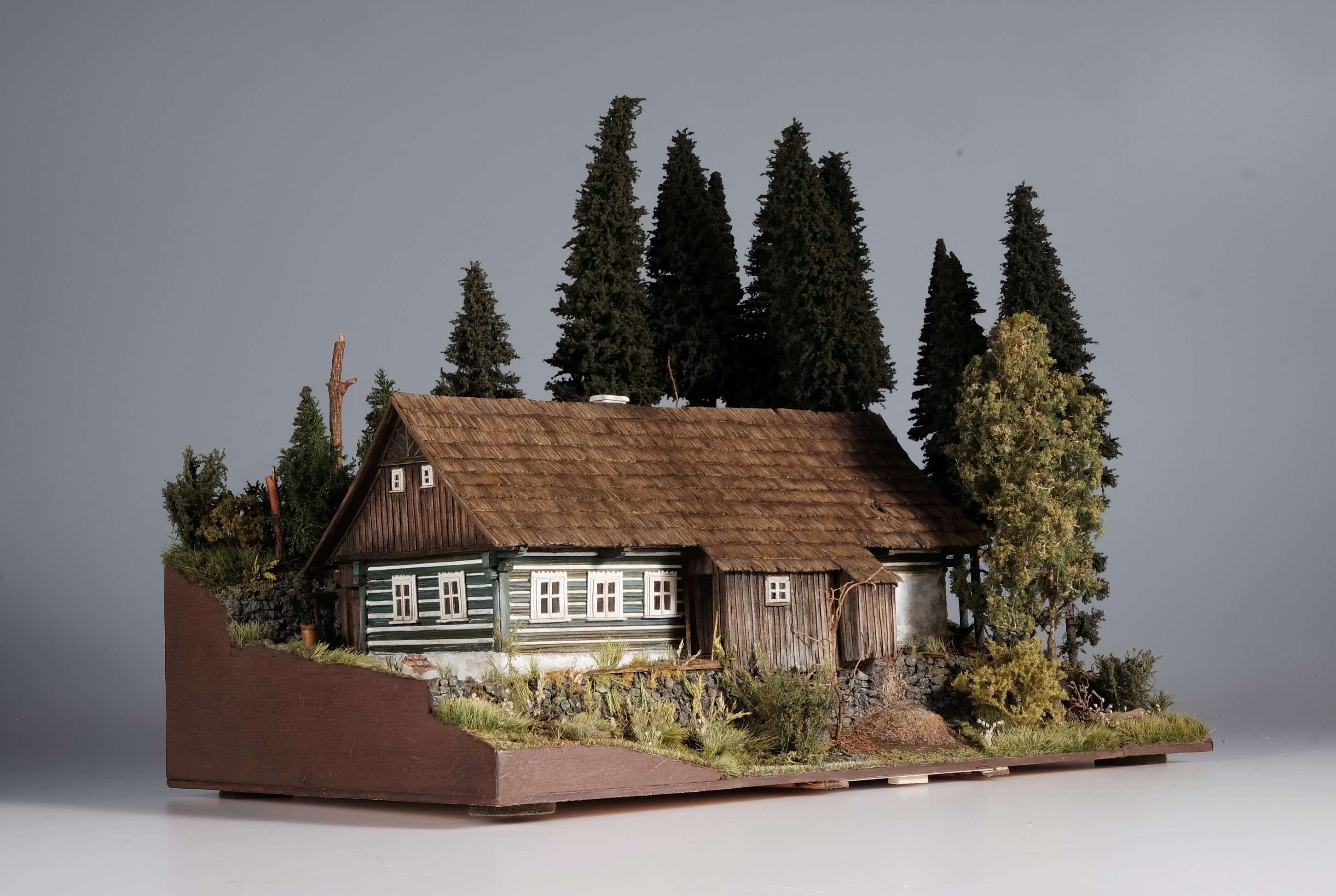 Náhledový obrázek Model roubeného domu Bratrouchov čp. 61 - 1