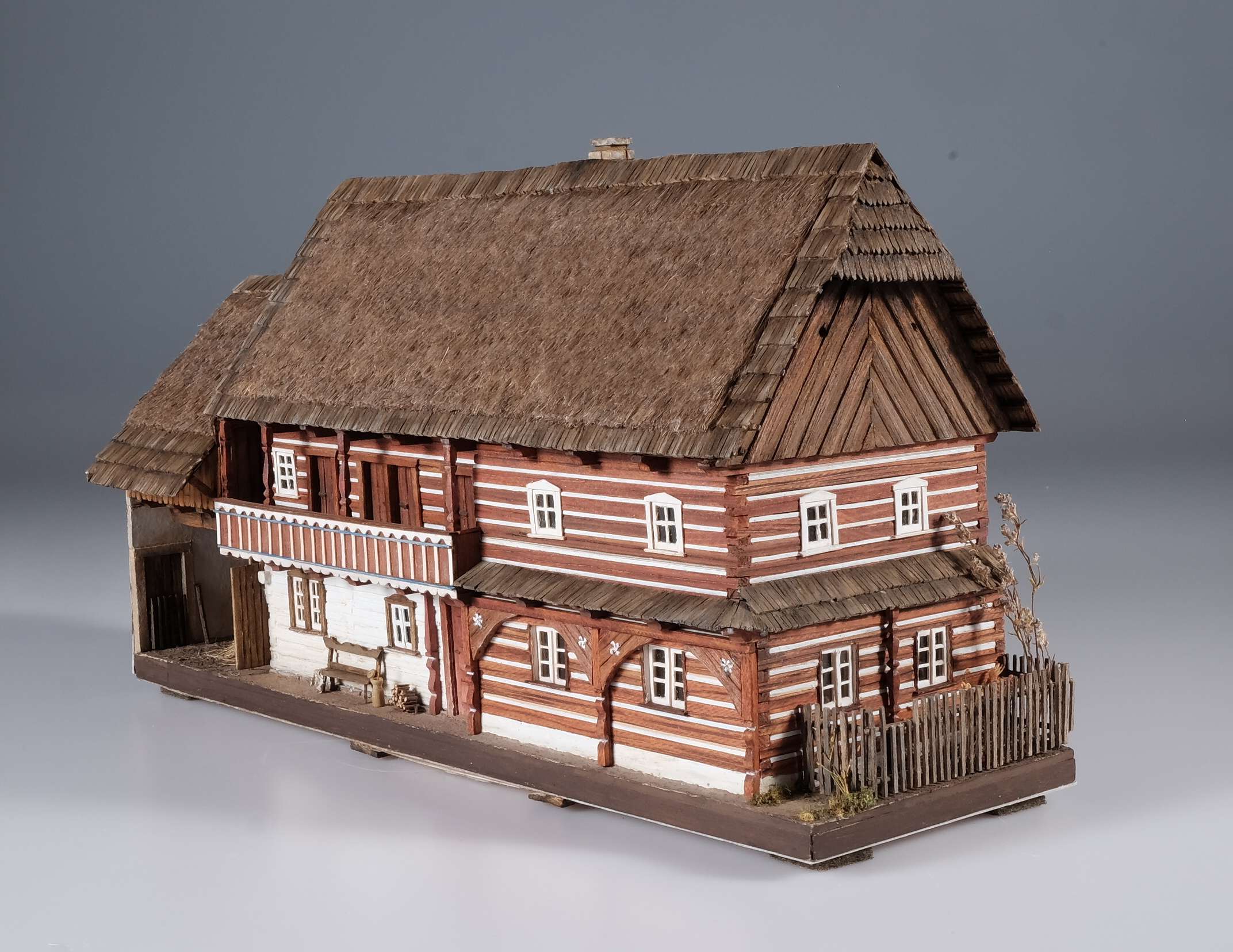 Náhledový obrázek Model roubeného domu Padařovice čp. 4 - 1
