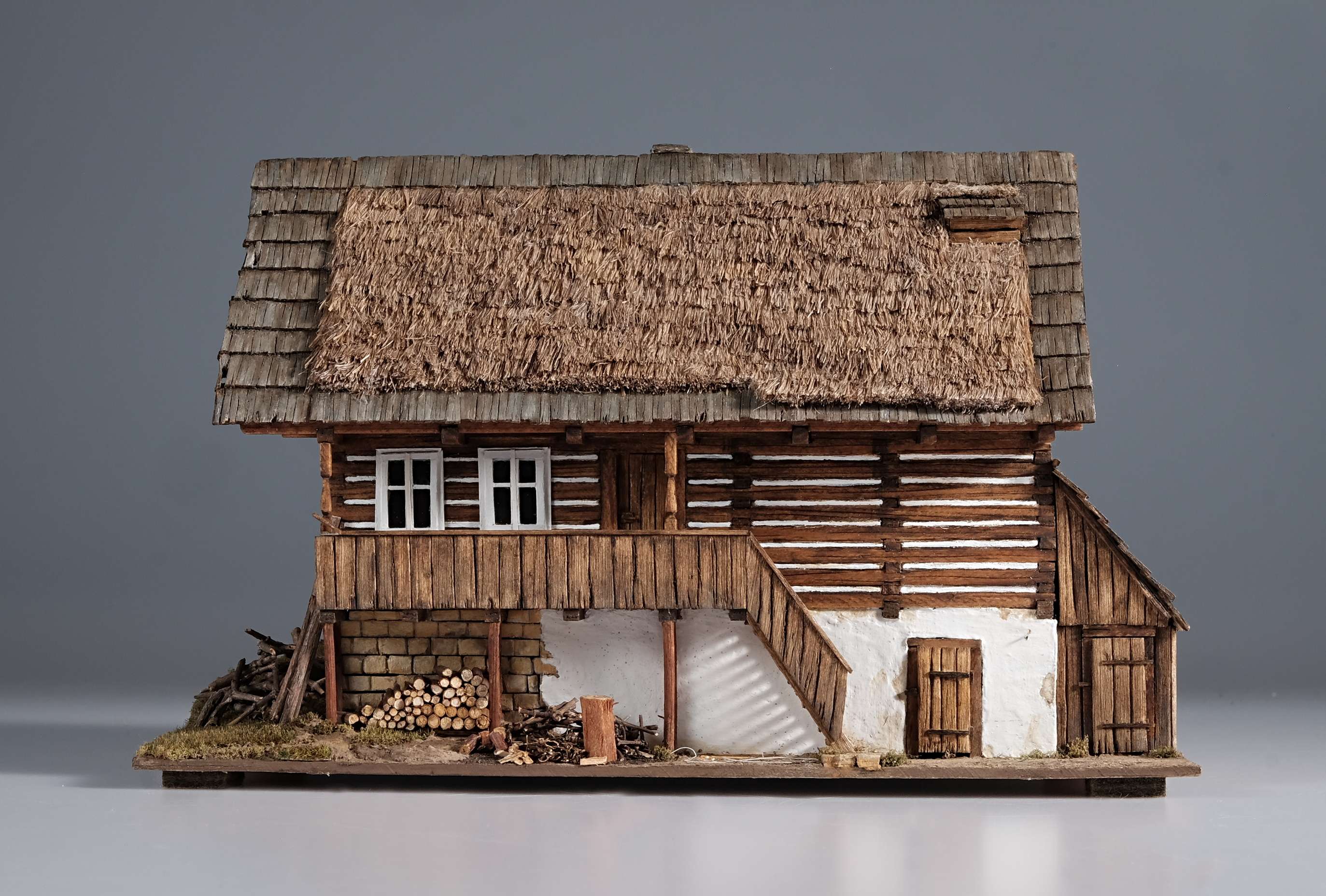 Náhledový obrázek Model roubeného domu Dehtáry čp. 13 z Českodubska - 2