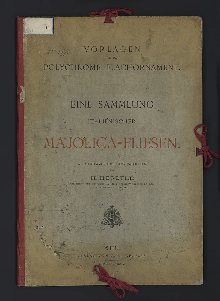 Náhledový obrázek předmětu Herdtle, H.: Eine Sammlung italienischer Majolica-Fliesen: Vorlagen für das polychrome Flachornament