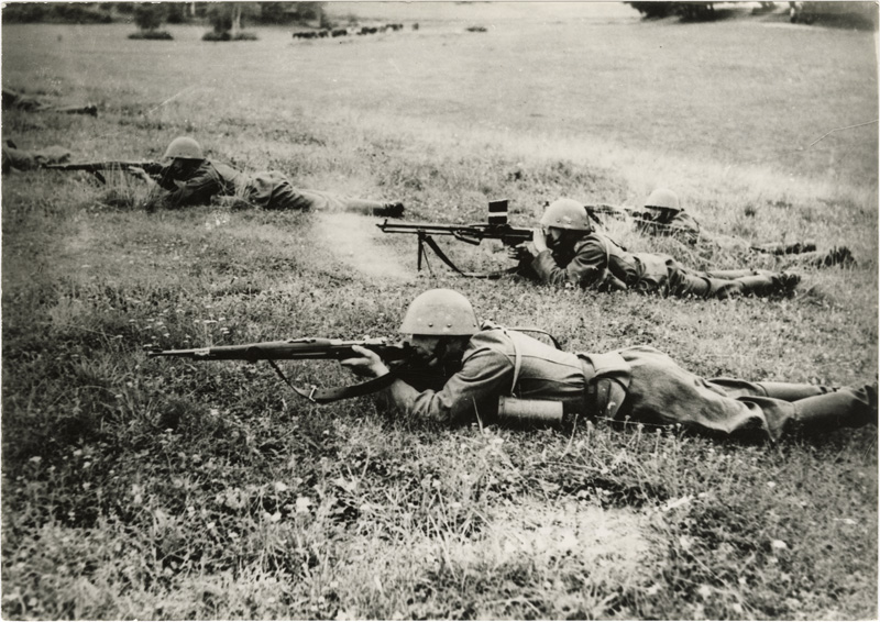 Náhledový obrázek Vojenská fotografie - 1