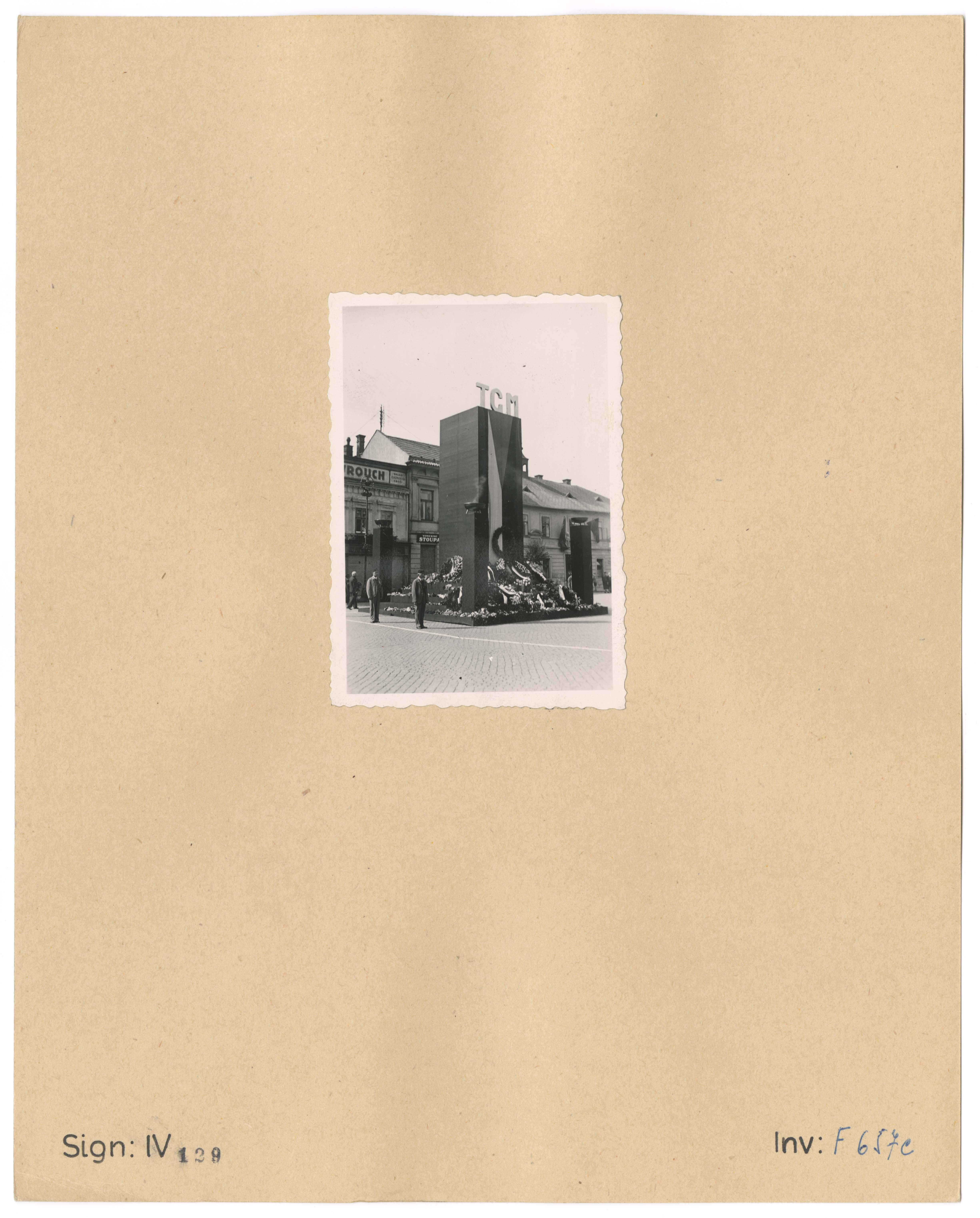 Náhledový obrázek Přerov - tryzna za T. G. Masaryka na Masarykově náměstí - 1