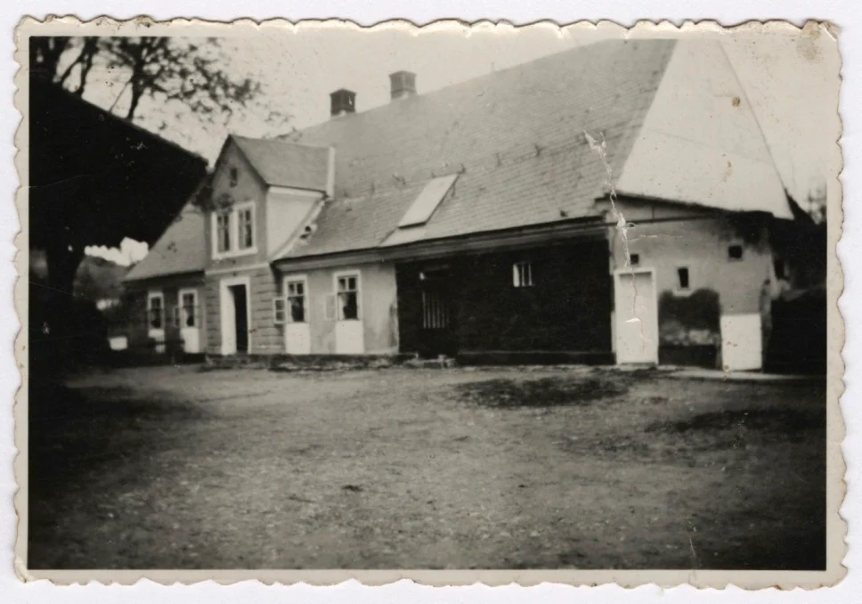 Náhledový obrázek předmětu Statek v Adolfovicích (čb. fotografie)