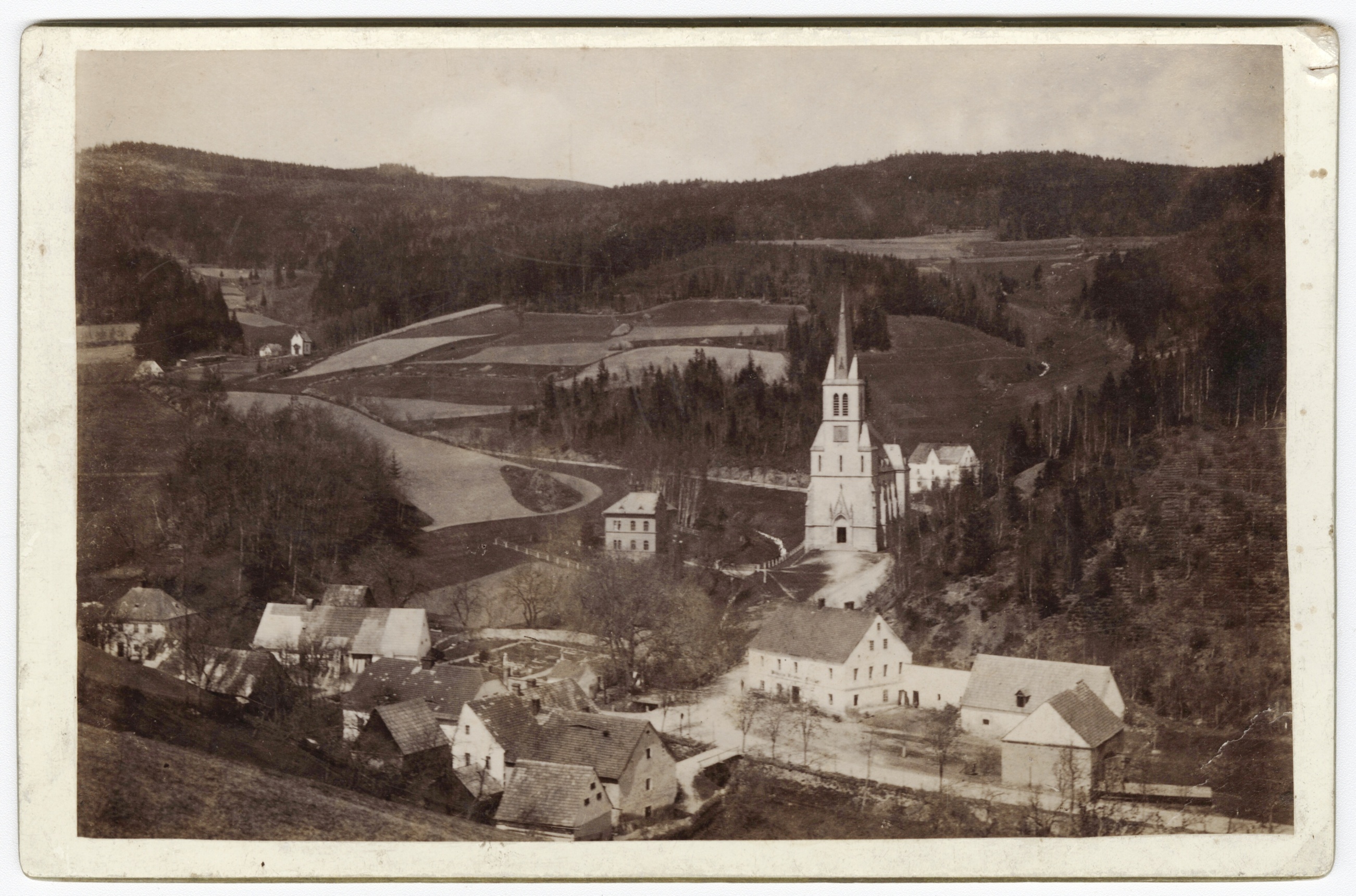 Náhledový obrázek Osada Travná (čb. fotografie) - 1