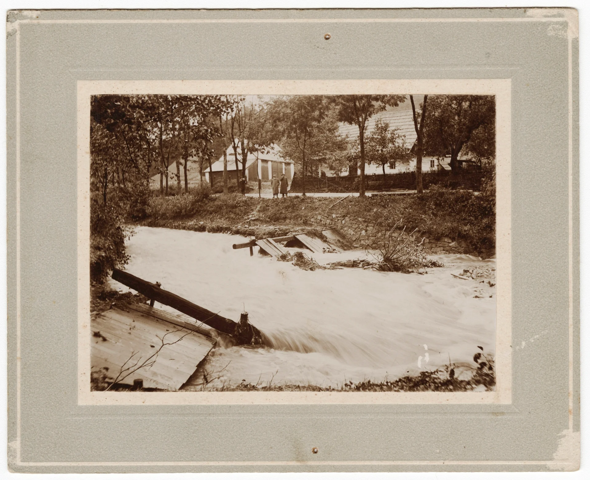 Náhledový obrázek předmětu Povodeň roku 1915 v Javorníku (čb. fotografie)